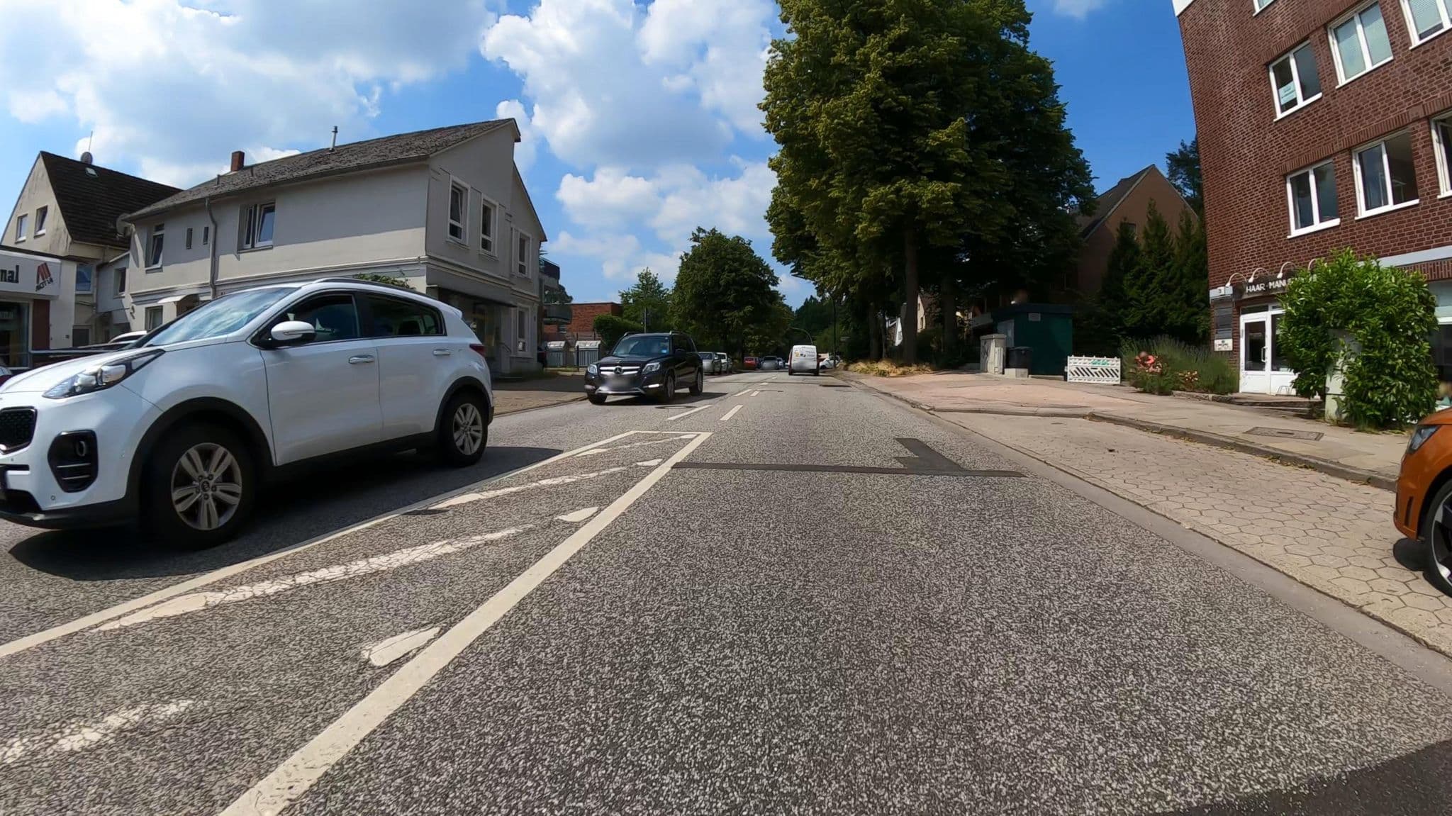 Street view near Hamburg Nord Apartments, Schnelsen — © veloroute_hamburg (CC BY-SA · Mapillary)