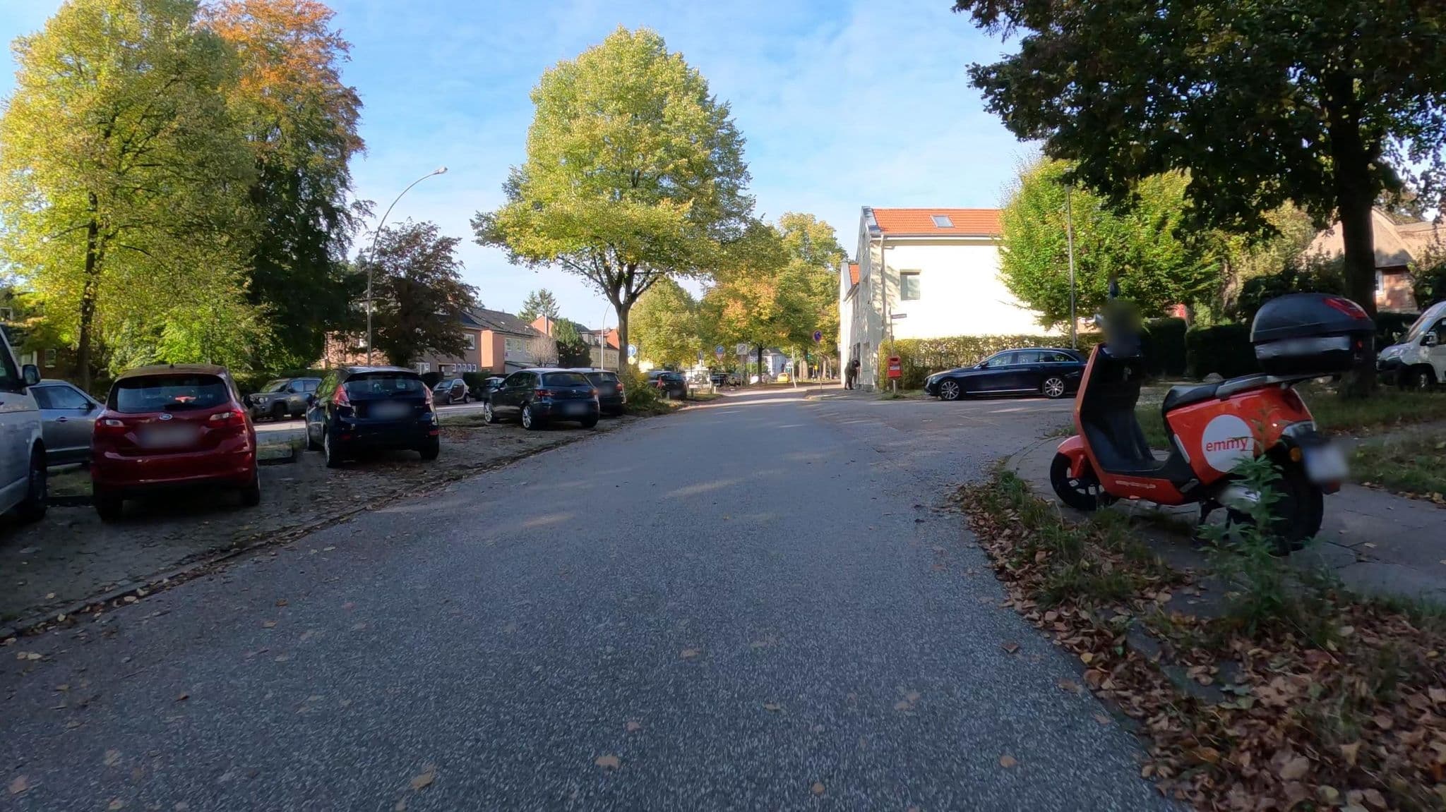 Street view near Entree Residenz And Garni Hotel Hamburg, Groß Borstel — © veloroute_hamburg (CC BY-SA · Mapillary)