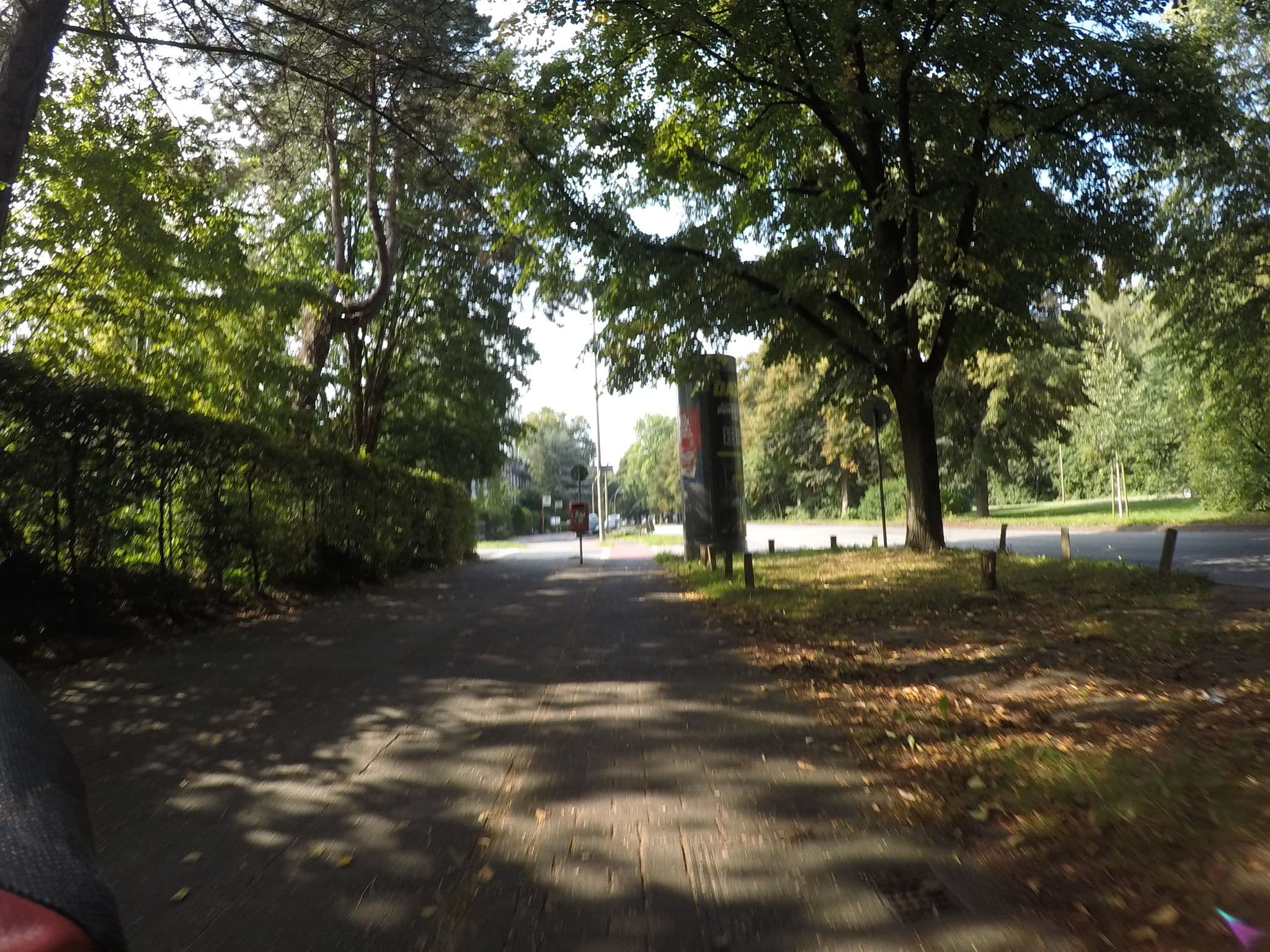 Street view near Side Designhotel Hamburg, Groß Borstel — © veloroute_hamburg (CC BY-SA · Mapillary)