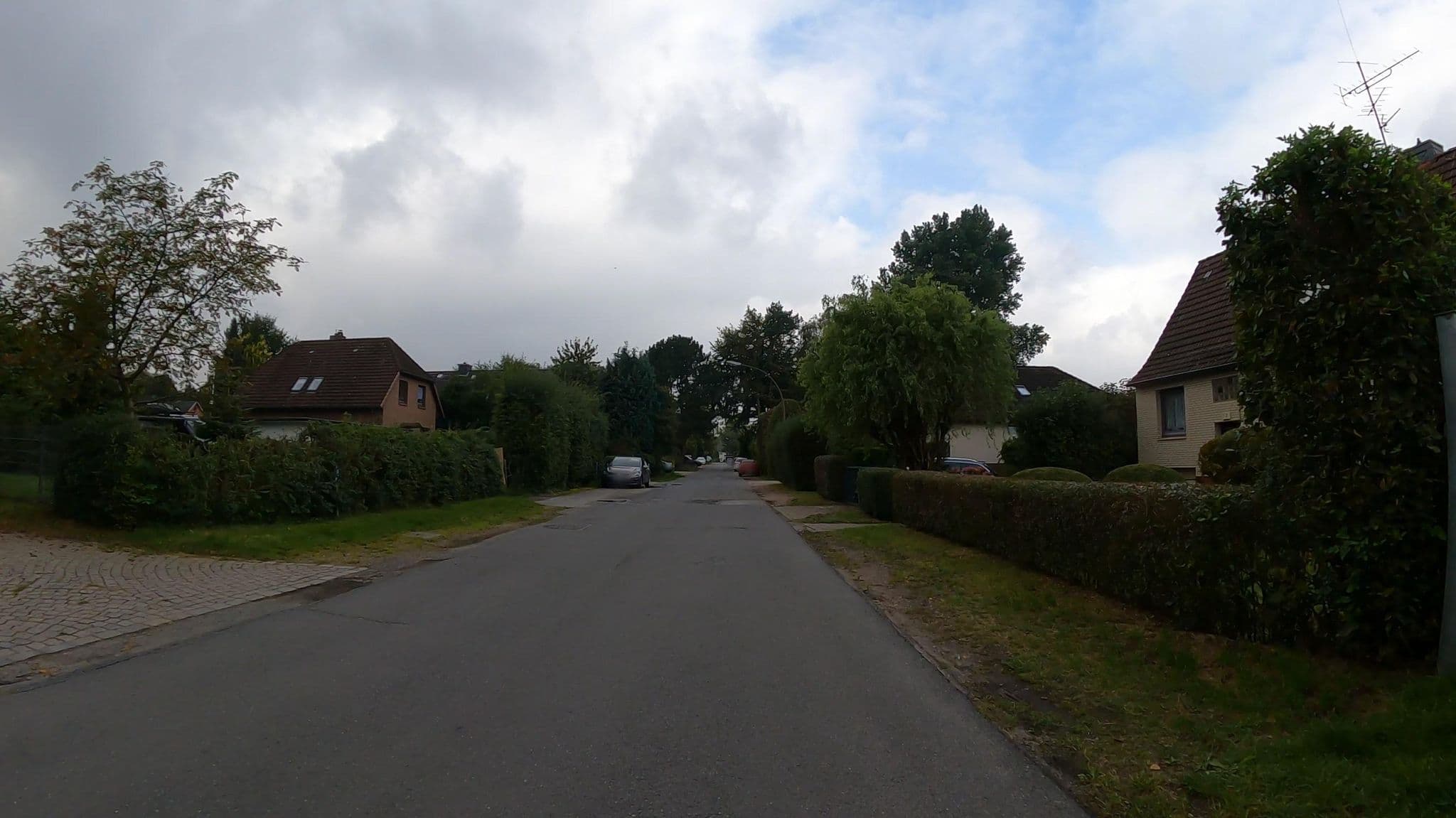 Street view near Gartenpungel in Ostpreußen, Lurup — © veloroute_hamburg (CC BY-SA · Mapillary)