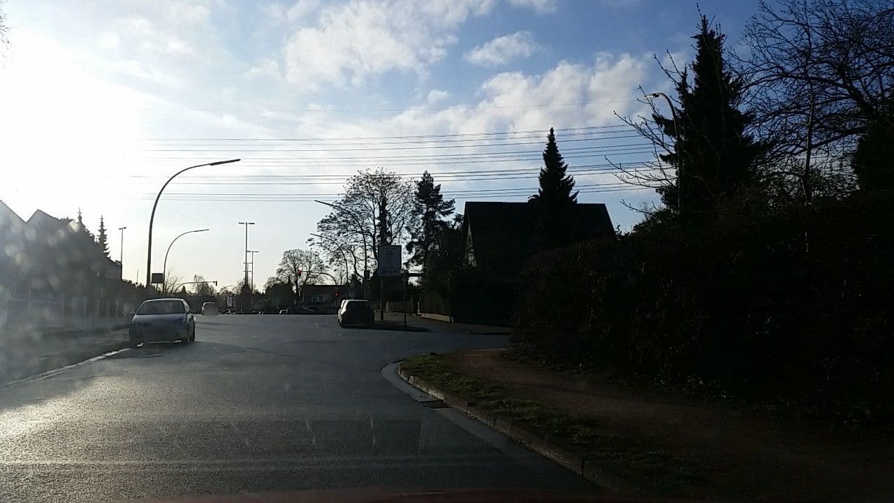 Street view near City Apartment S & W, Osdorf — © tian (CC BY-SA · Mapillary)
