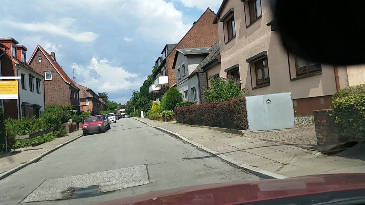 Street view near Ferienwohnungen Barckhusendamm 21, Billbrook — © tian (CC BY-SA · Mapillary)