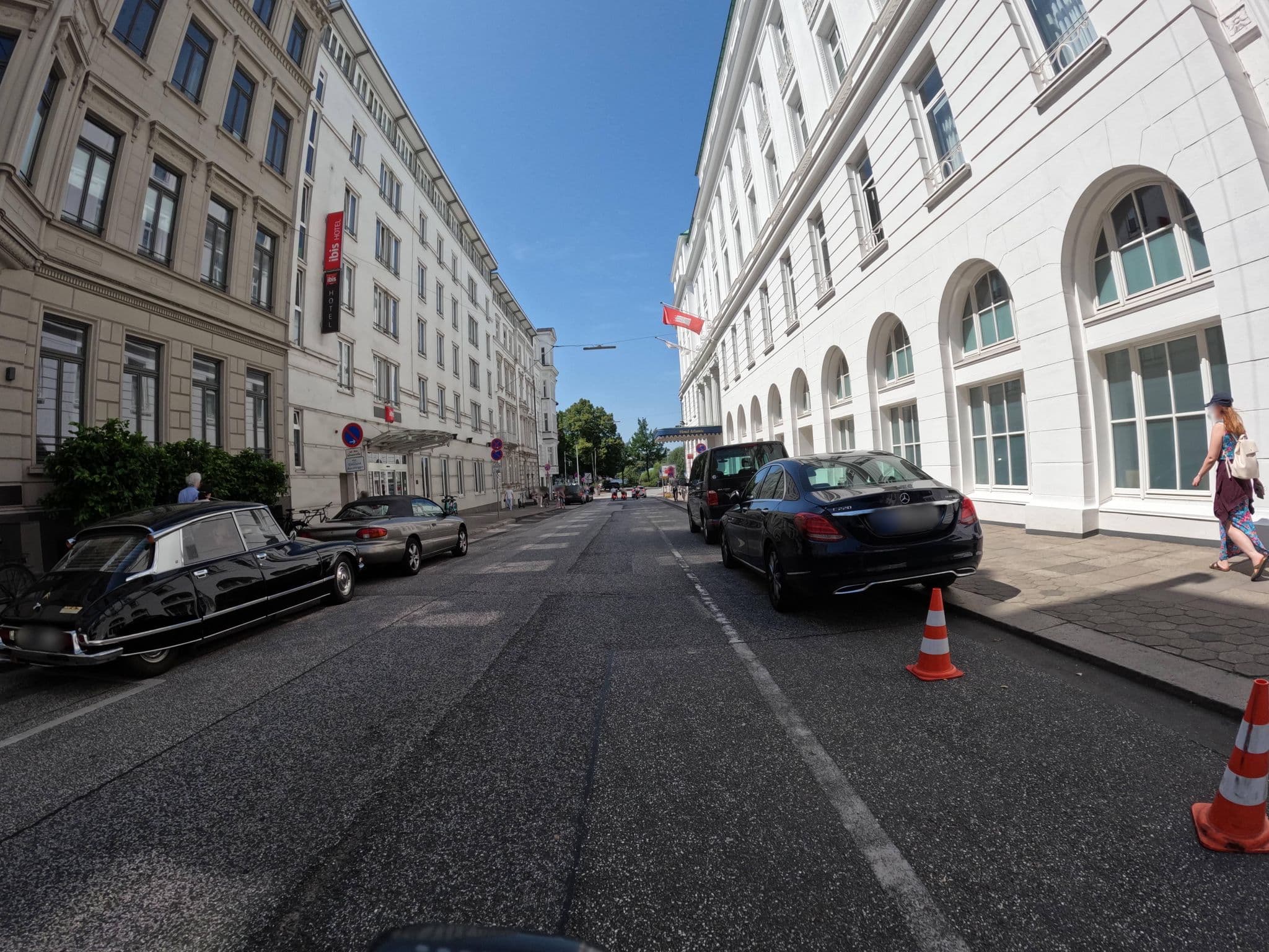 Street view near Pension Helga Schmidt, St. Georg — © mjay (CC BY-SA · Mapillary)