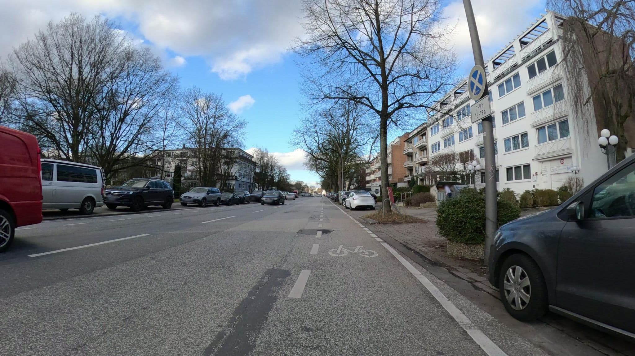 Street view near Blume, Harvestehude — © veloroute_hamburg (CC BY-SA · Mapillary)