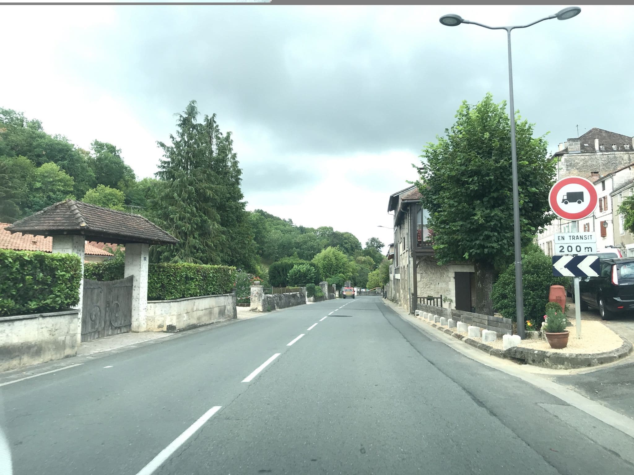 Street view near Le Jardin des Chouchoux, Brantôme — © unmap (CC BY-SA · Mapillary)