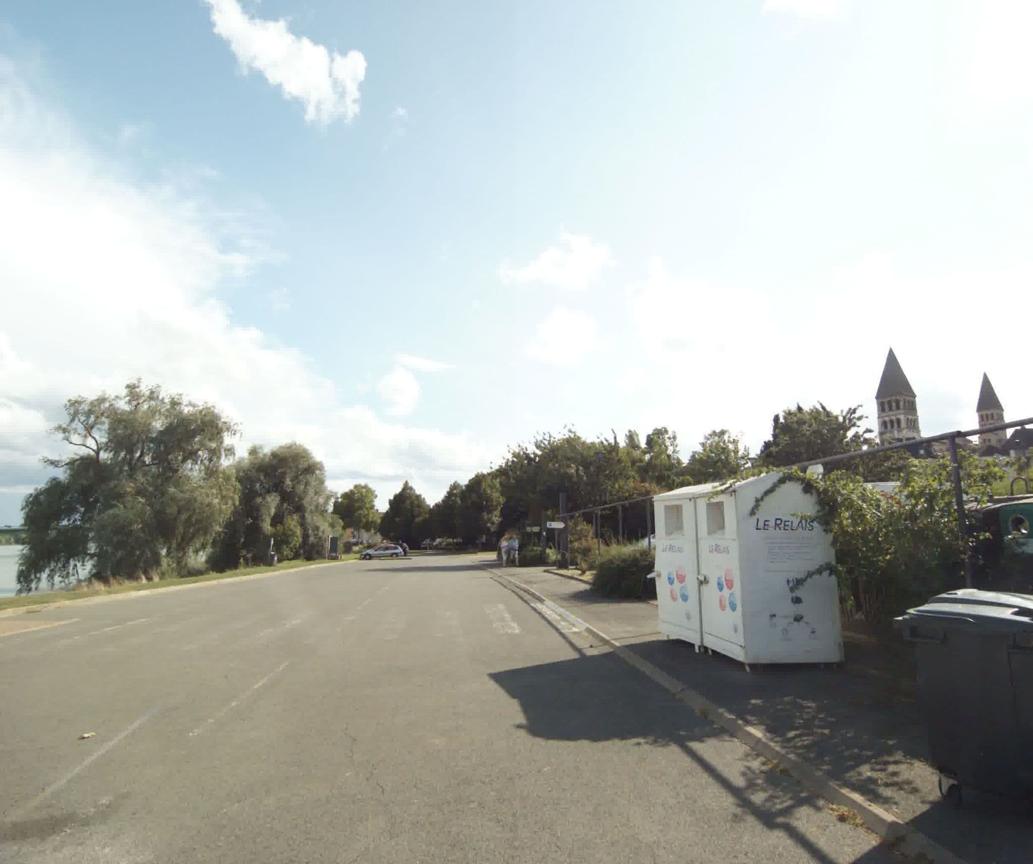 Street view near Aire de Camping-Car Tournus Quai de la Marine, Tournus — © sogefi (CC BY-SA · Mapillary)