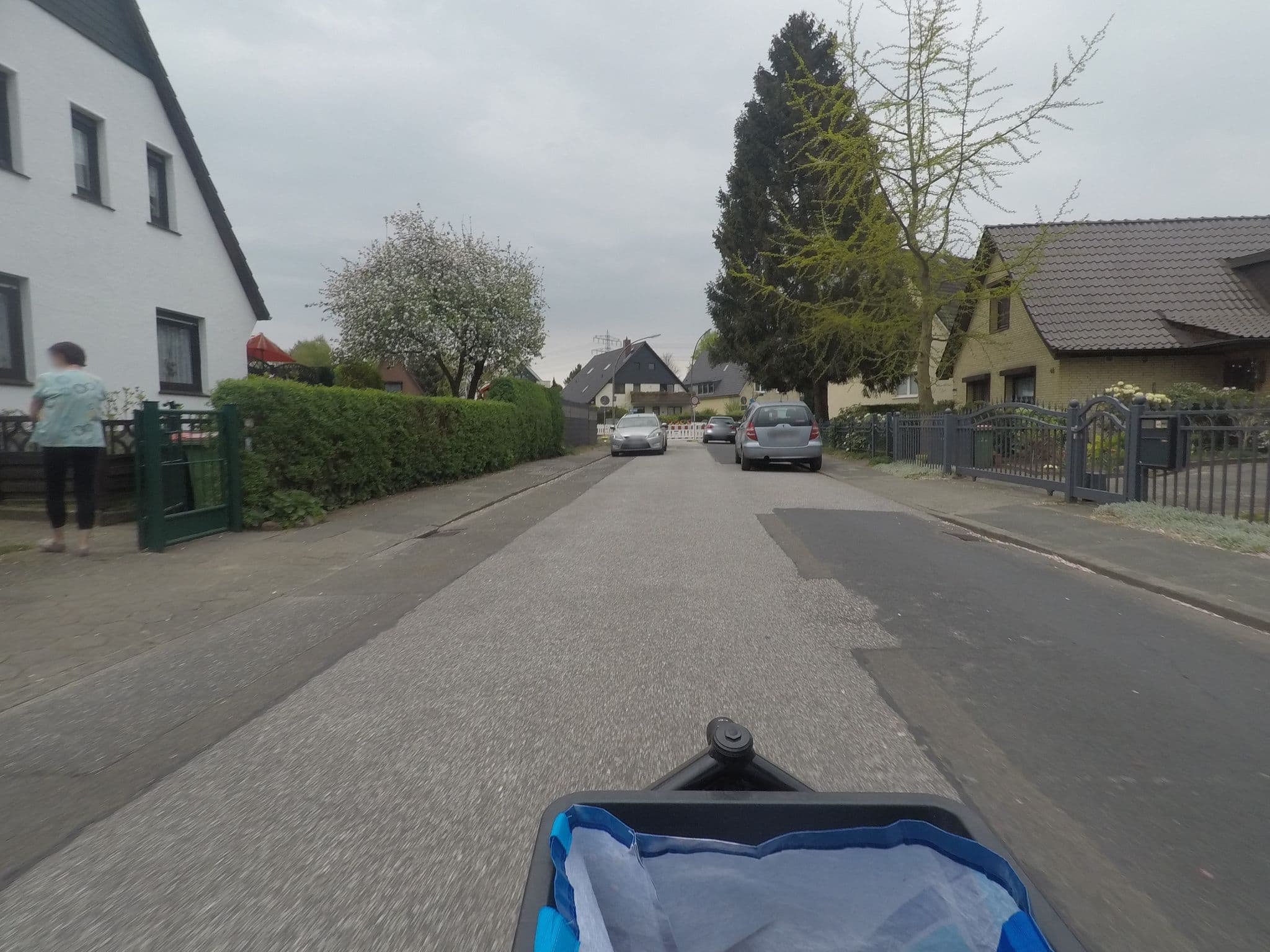 Street view near gustav kunst strase 14, Wandsbek — © mjay (CC BY-SA · Mapillary)