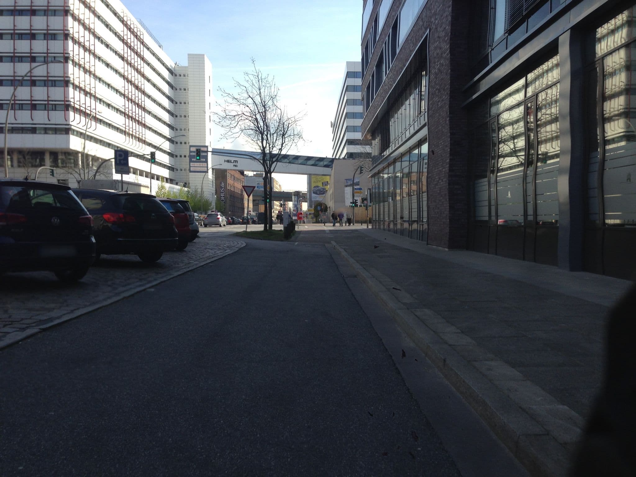 Street view near The Niu Yen, Hamburg-Mitte — © mjay (CC BY-SA · Mapillary)