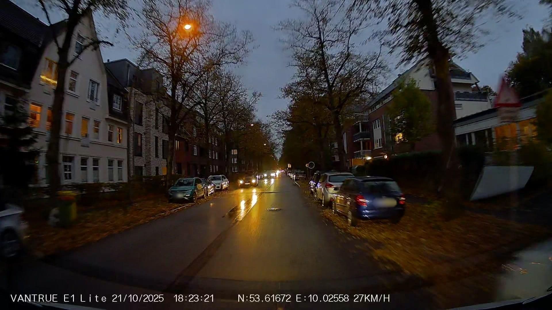 Street view near Das Rauhe Haus Rautenberg-Haus Sozialpsychiatrisches Wohnheim, Alsterdorf — © Hightower- (CC BY-SA · Mapillary)