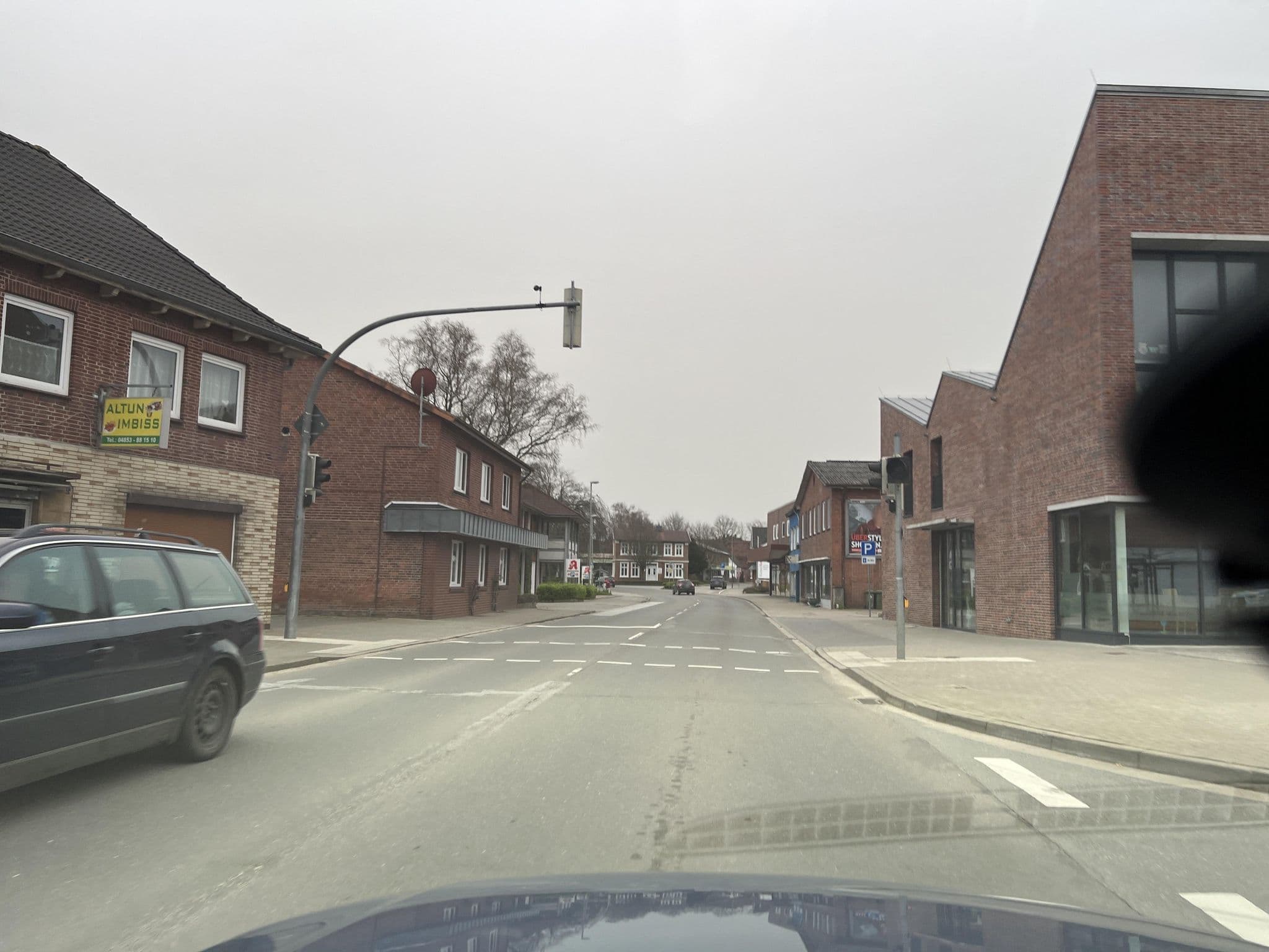 Street view near Hotel Holsteiner Haus, Sankt Michaelisdonn — © robffm (CC BY-SA · Mapillary)