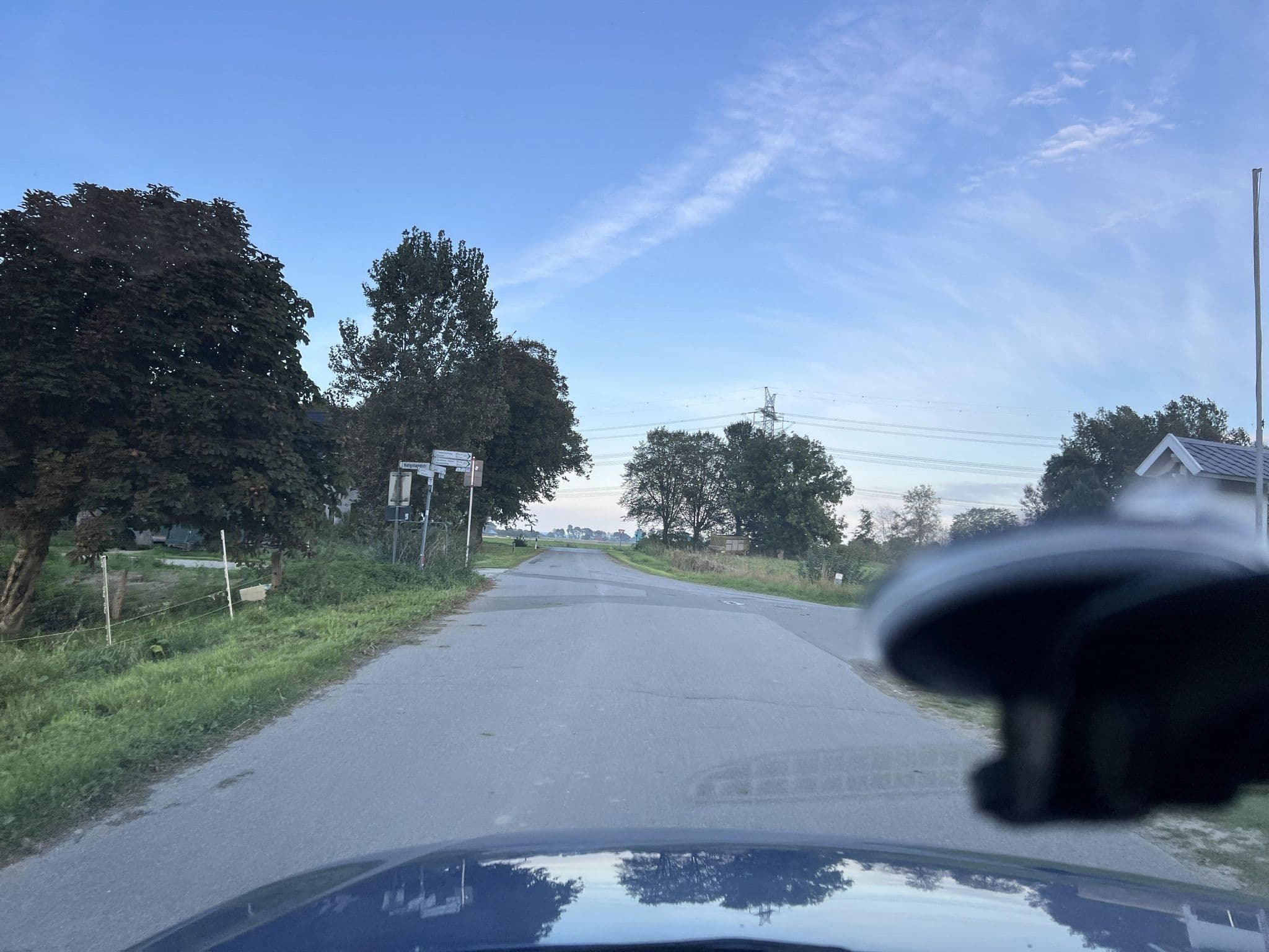 Street view near Hotel Dithmarscher Bucht Inh. Elfriede Schneidereit Hotel, Meldorf — © robffm (CC BY-SA · Mapillary)