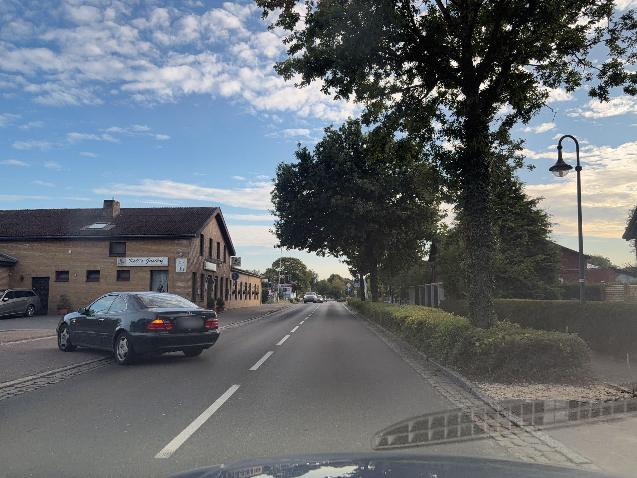 Street view near Koll, Weddingstedt — © robffm (CC BY-SA · Mapillary)