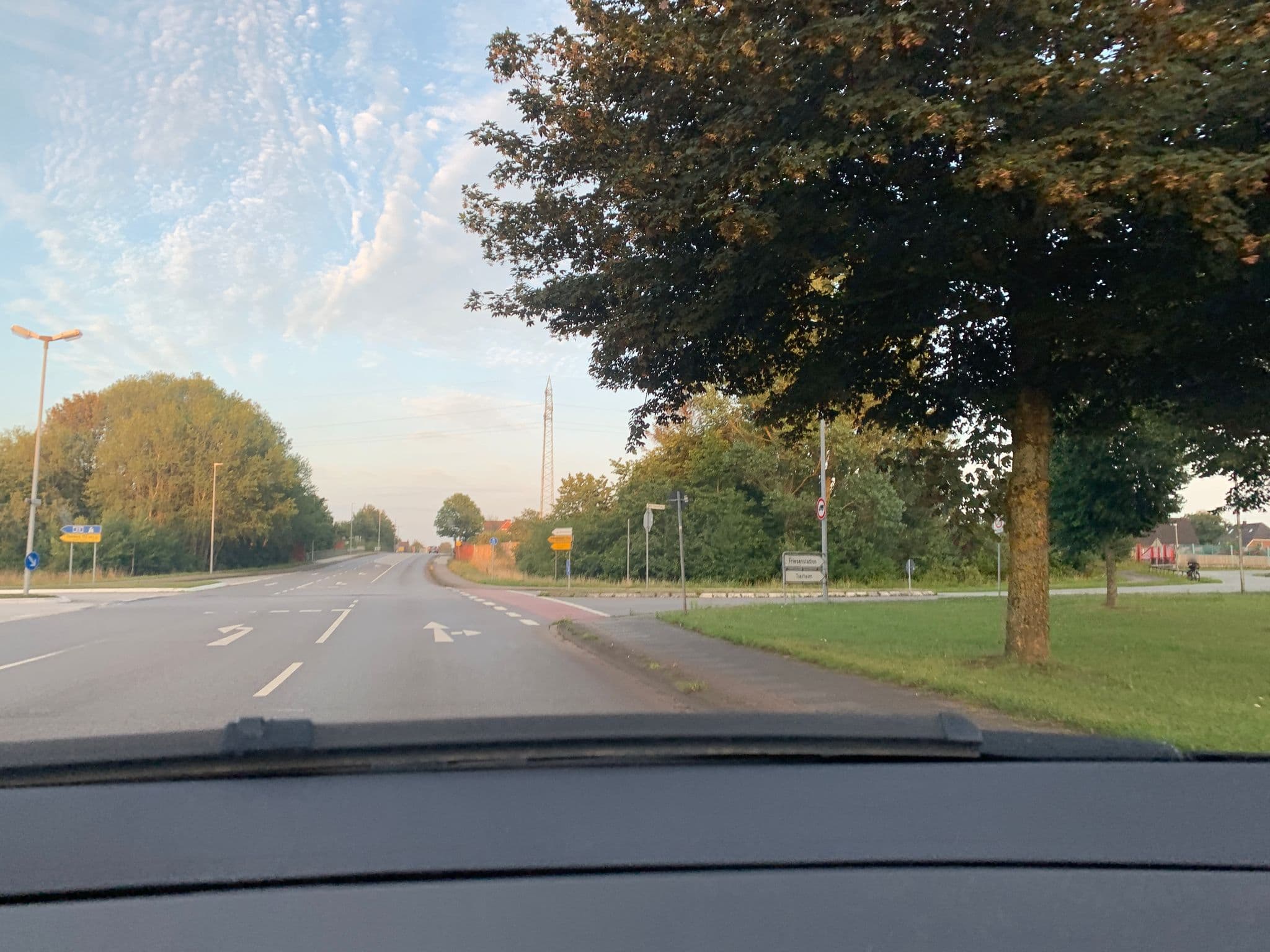 Street view near Ferienhaus am Hasselberg Husum, Mildstedt — © smic (CC BY-SA · Mapillary)