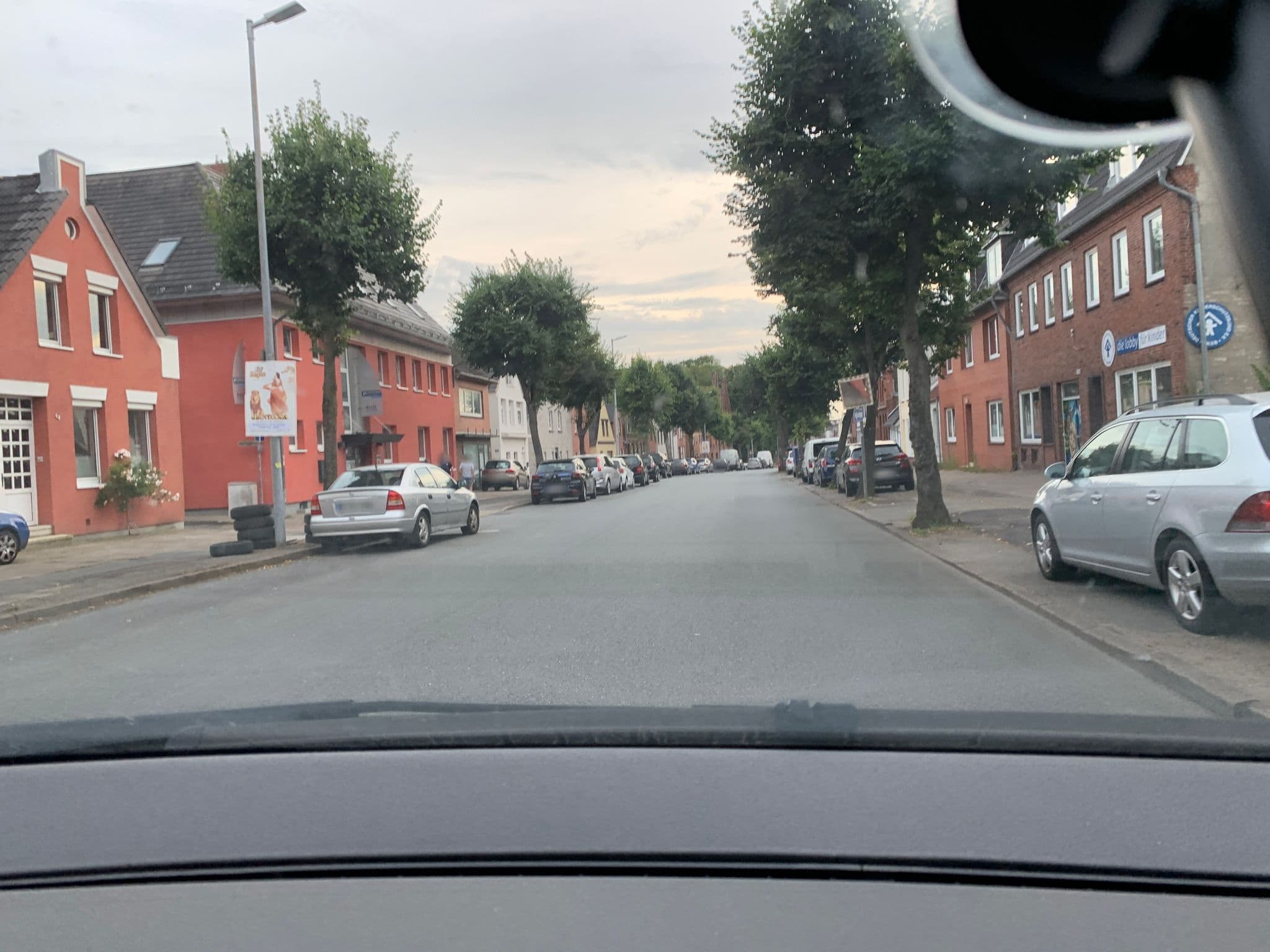 Street view near Hotel Osterkrug Husum, Husum — © smic (CC BY-SA · Mapillary)