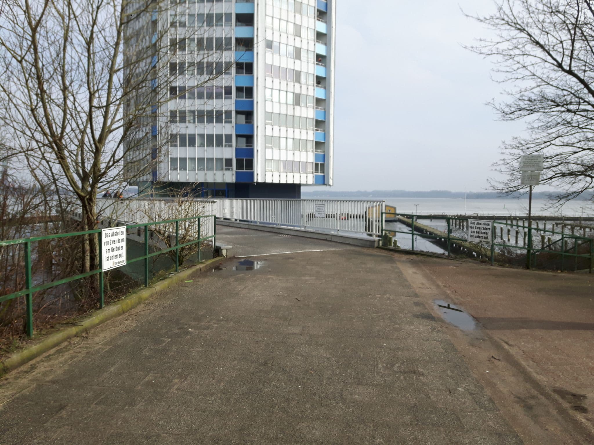 Street view near Ostseefjord-Schlei-Blick im Wikingturm, Schleswig — © wusel007 (CC BY-SA · Mapillary)