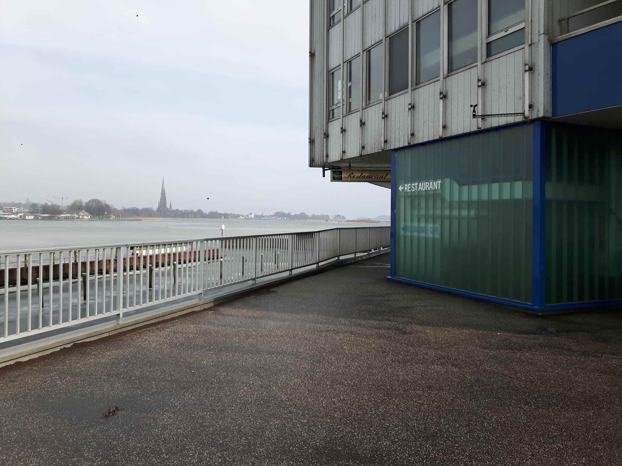 Street view near Ferienwohnung Schleiufer - Wohnen im Wikingturm mit Blick auf die Schlei, Schleswig — © wusel007 (CC BY-SA · Mapillary)