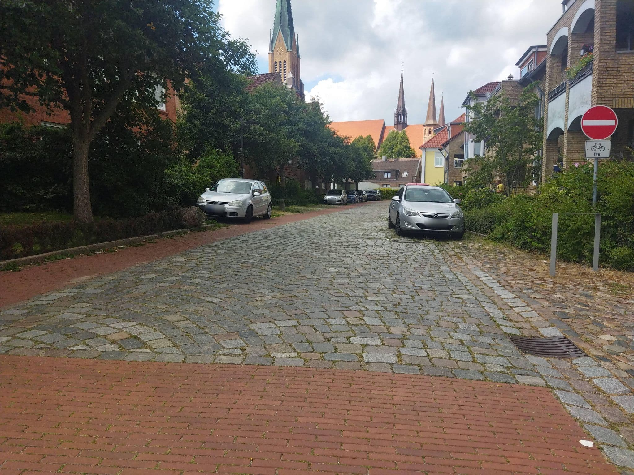 Street view near Hotel Schleihblick, Schleswig — © changchun1 (CC BY-SA · Mapillary)
