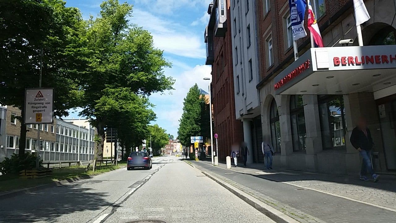 Street view near Hotel Berliner Hof, Kiel — © tian (CC BY-SA · Mapillary)