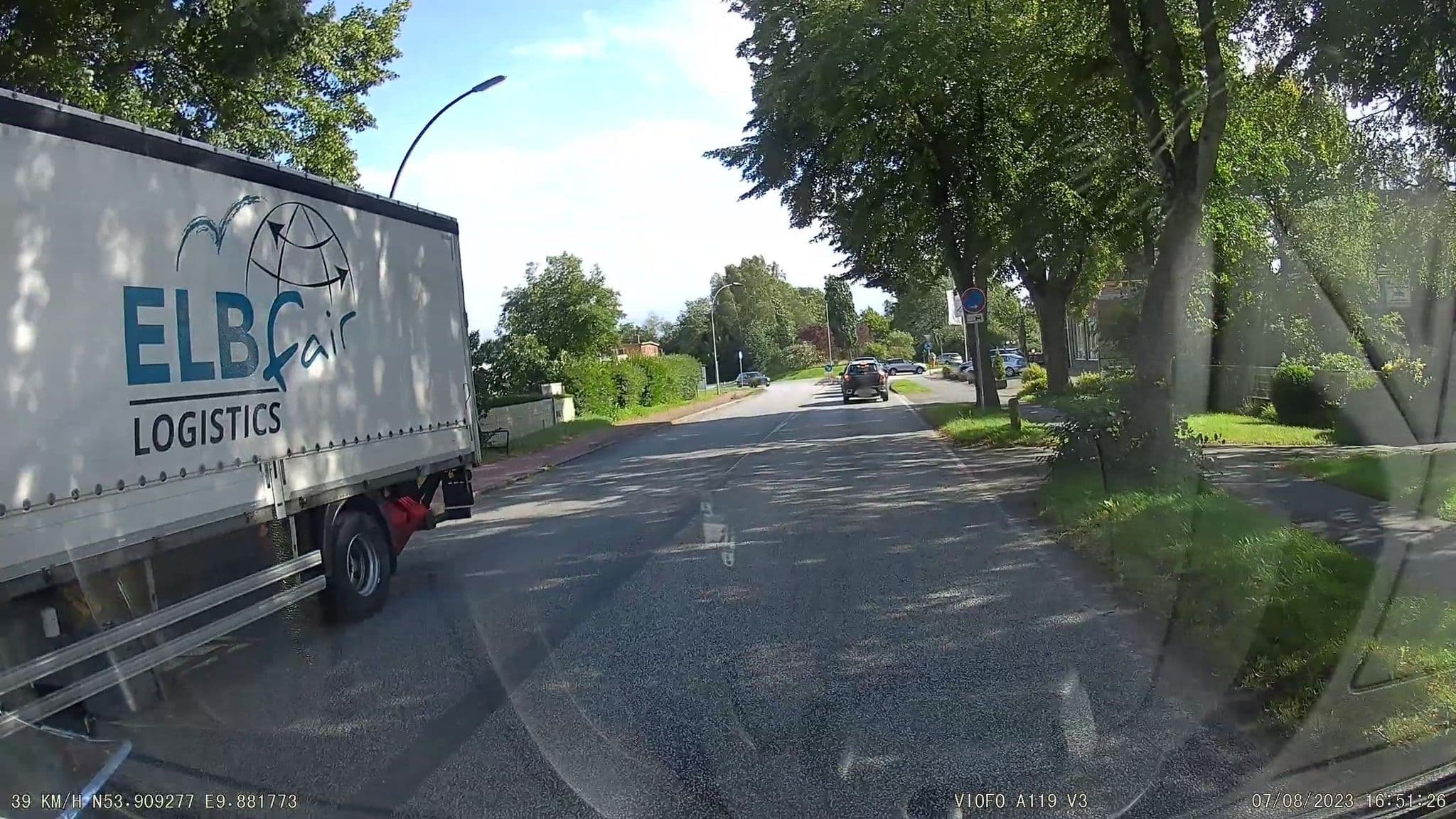 Street view near Bad Bramstedter Ferienwohnungen Fam. Nicklisch, Bad Bramstedt — © alexander2010 (CC BY-SA · Mapillary)