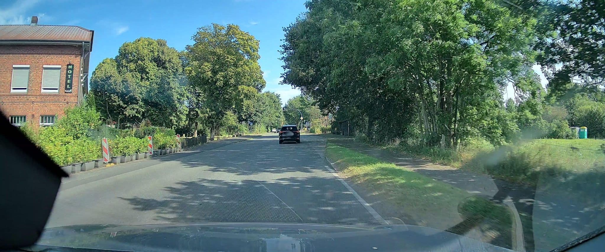 Street view near Hotel-Restaurant Heidehof Brokenlande, Großenaspe — © Friesmaker (CC BY-SA · Mapillary)