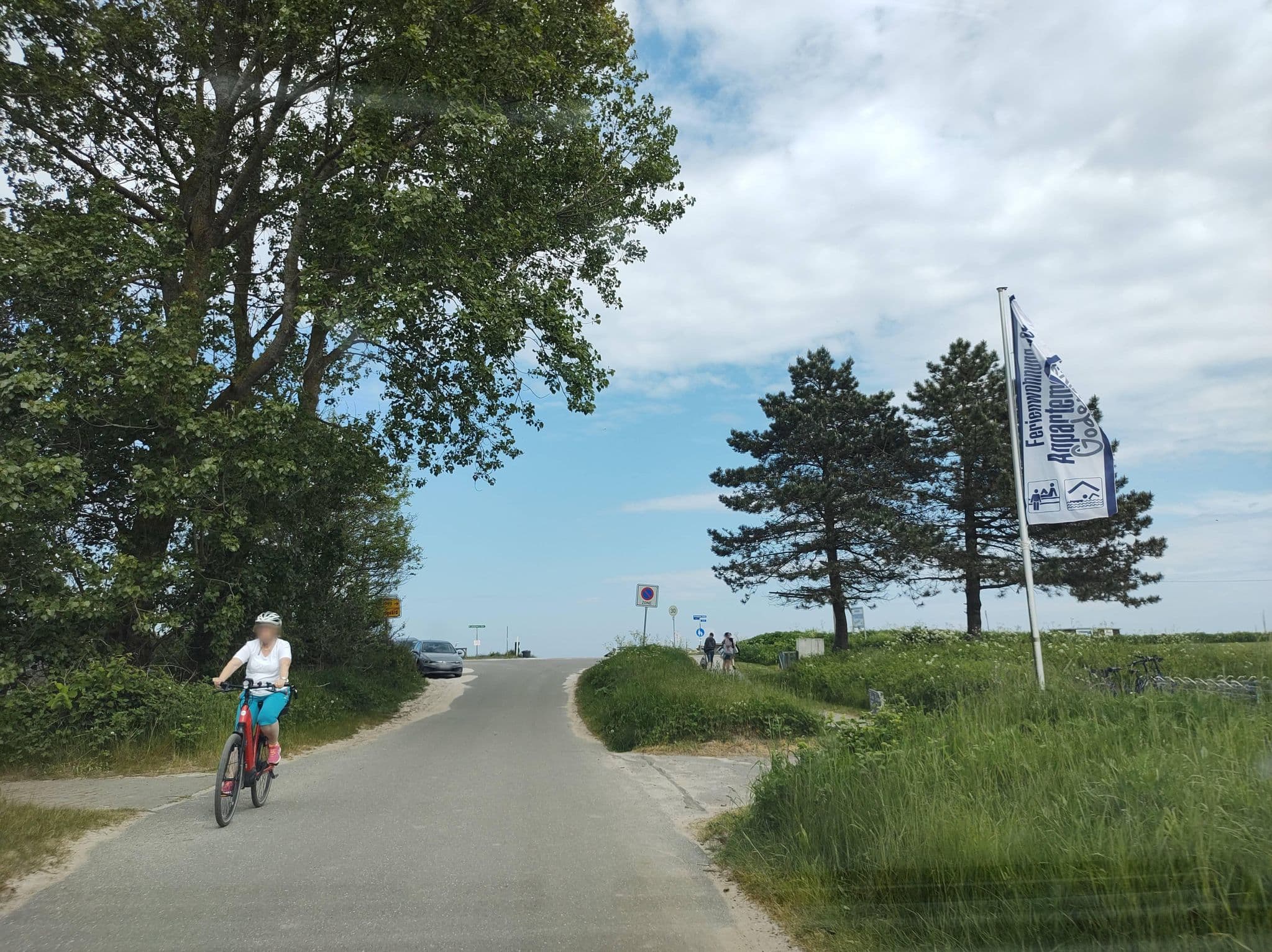 Street view near Terrassen-Fewo Ankerplatz direkt am Ostseestrand inkl Schwimmbad, Gelting — © thetornado76 (CC BY-SA · Mapillary)