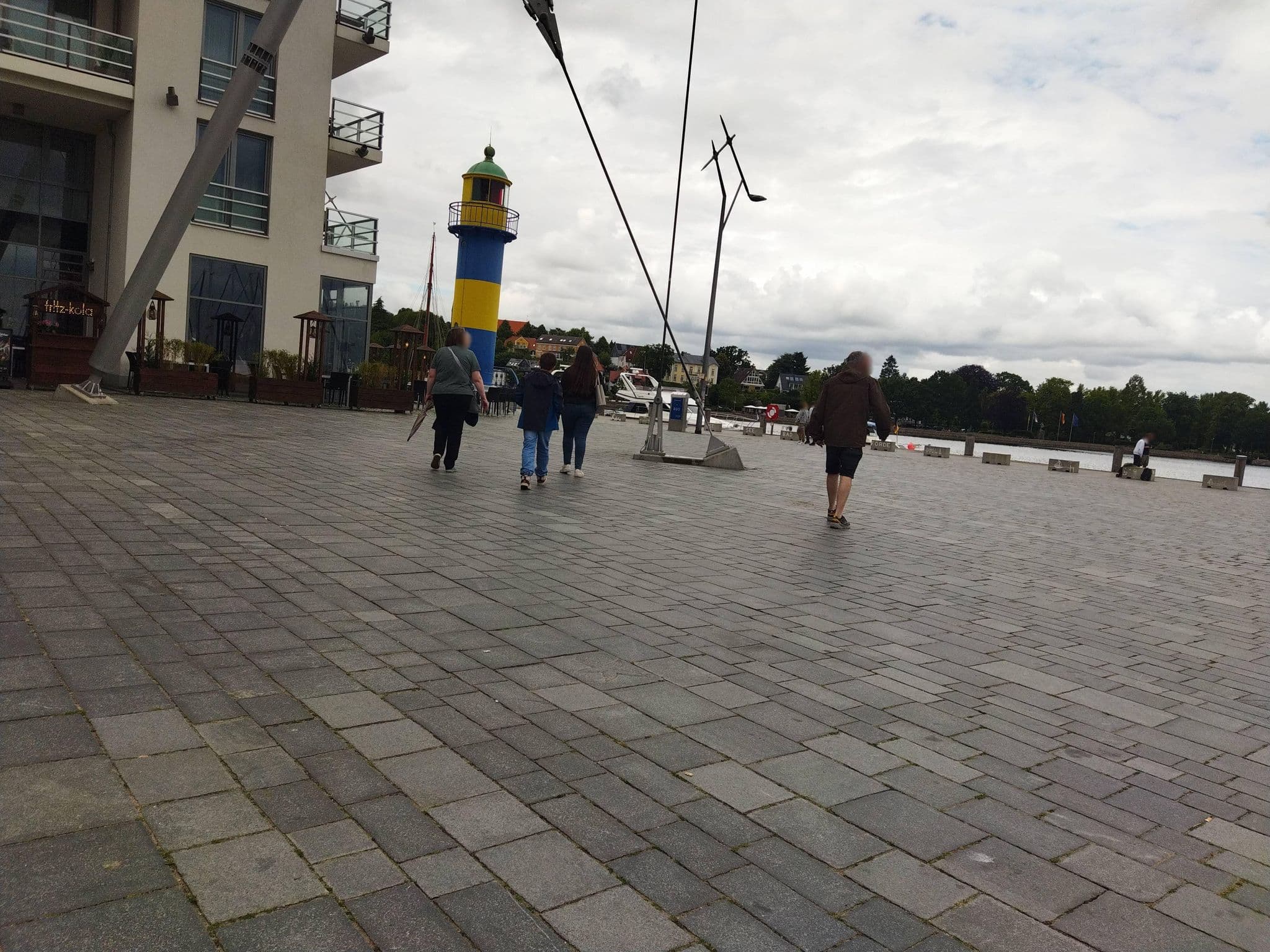 Street view near Apartmenthaus Hafenspitze Ap 11 - Seglerglück - Blickrichtung offene See, Eckernförde — © changchun1 (CC BY-SA · Mapillary)