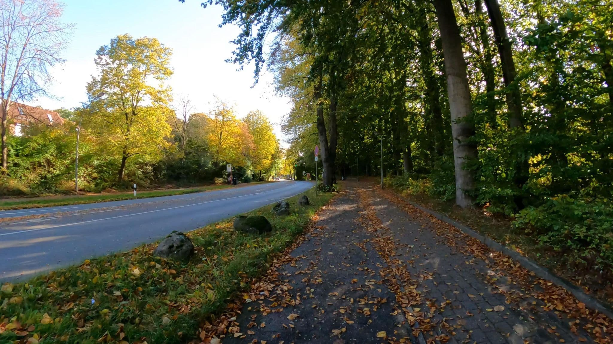 Street view near Sonnerschlagemach, Ahrensburg — © veloroute_hamburg (CC BY-SA · Mapillary)