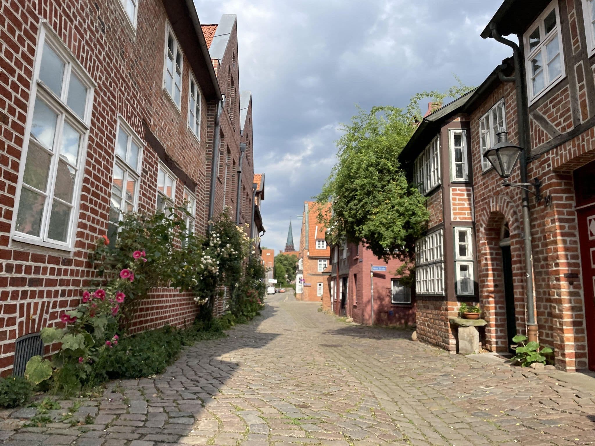 Street view near Altstadthaus, Lüneburg — © hotteliene (CC BY-SA · Mapillary)