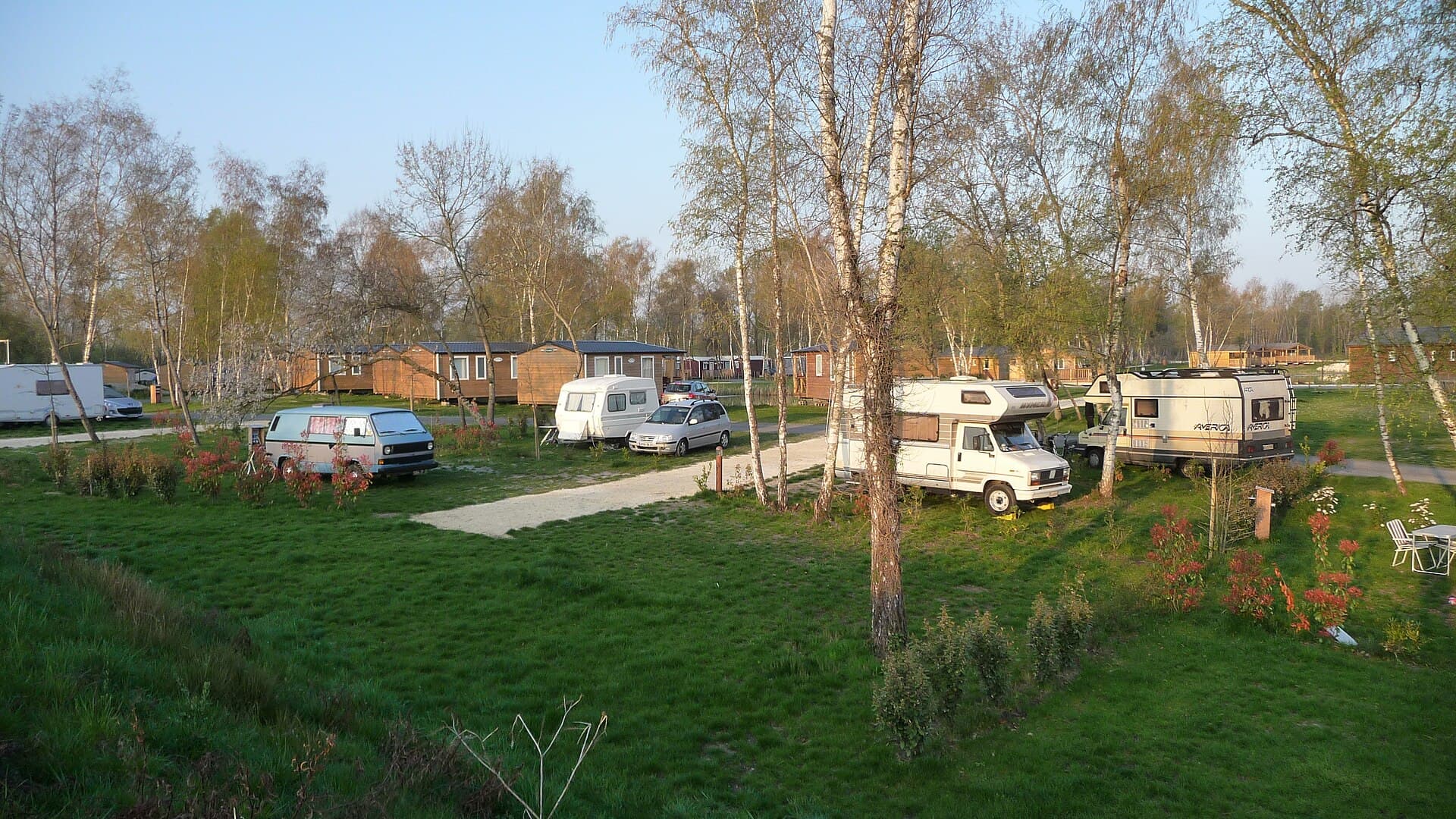 Le Village du Lac (via Wikimedia Commons, CC BY 3.0)