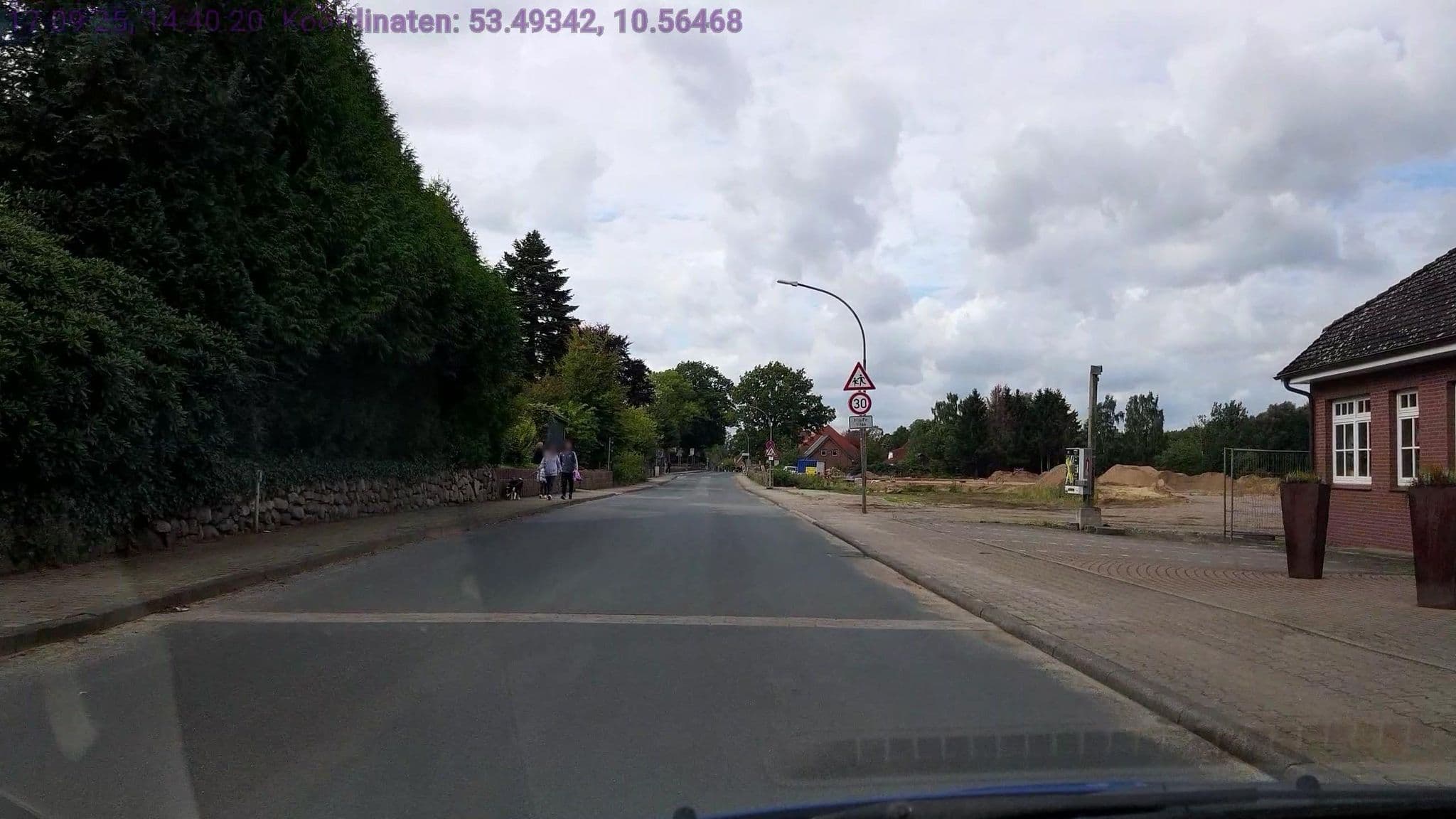 Street view near Landgasthof Lüchau Inh. Liane Götze, Büchen — © hotteliene (CC BY-SA · Mapillary)