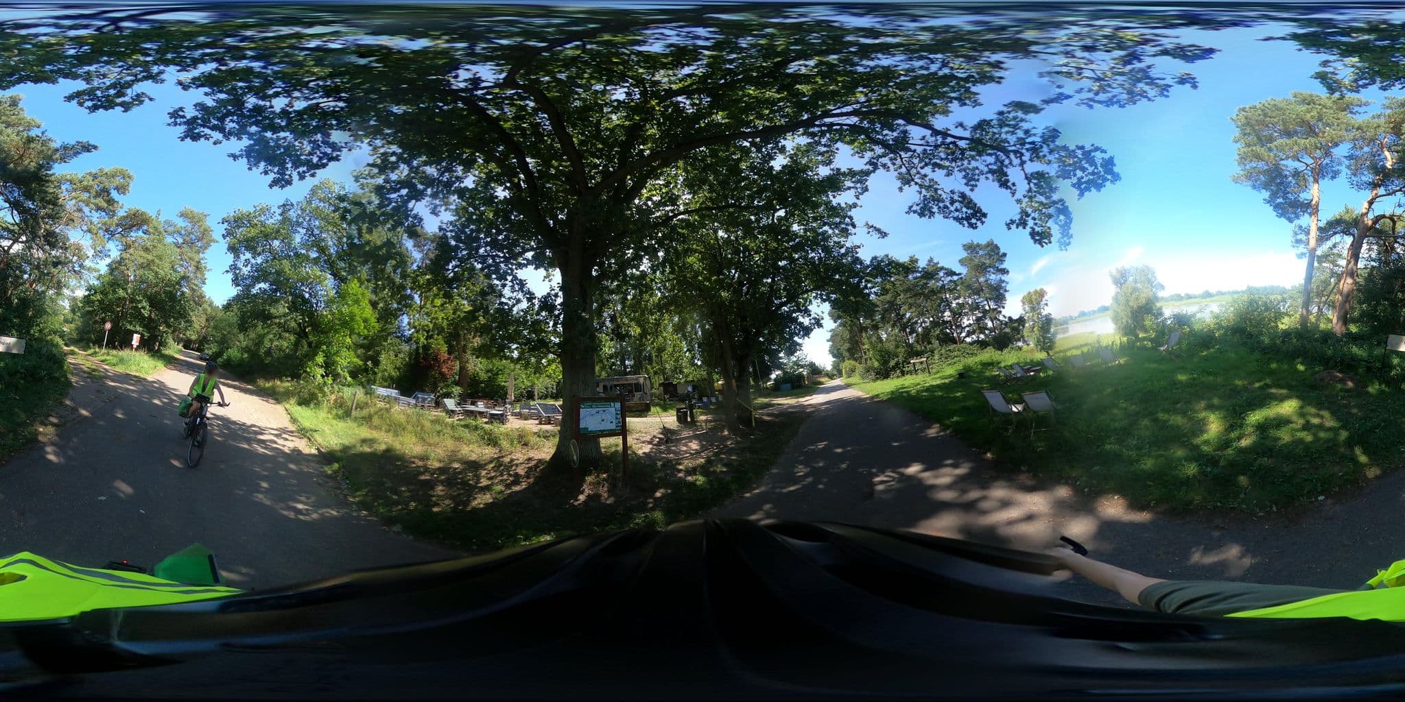 Street view near Hütten Hotel Elbhöhe, Lenzen — © Mobilitaetswerk (CC BY-SA · Mapillary)