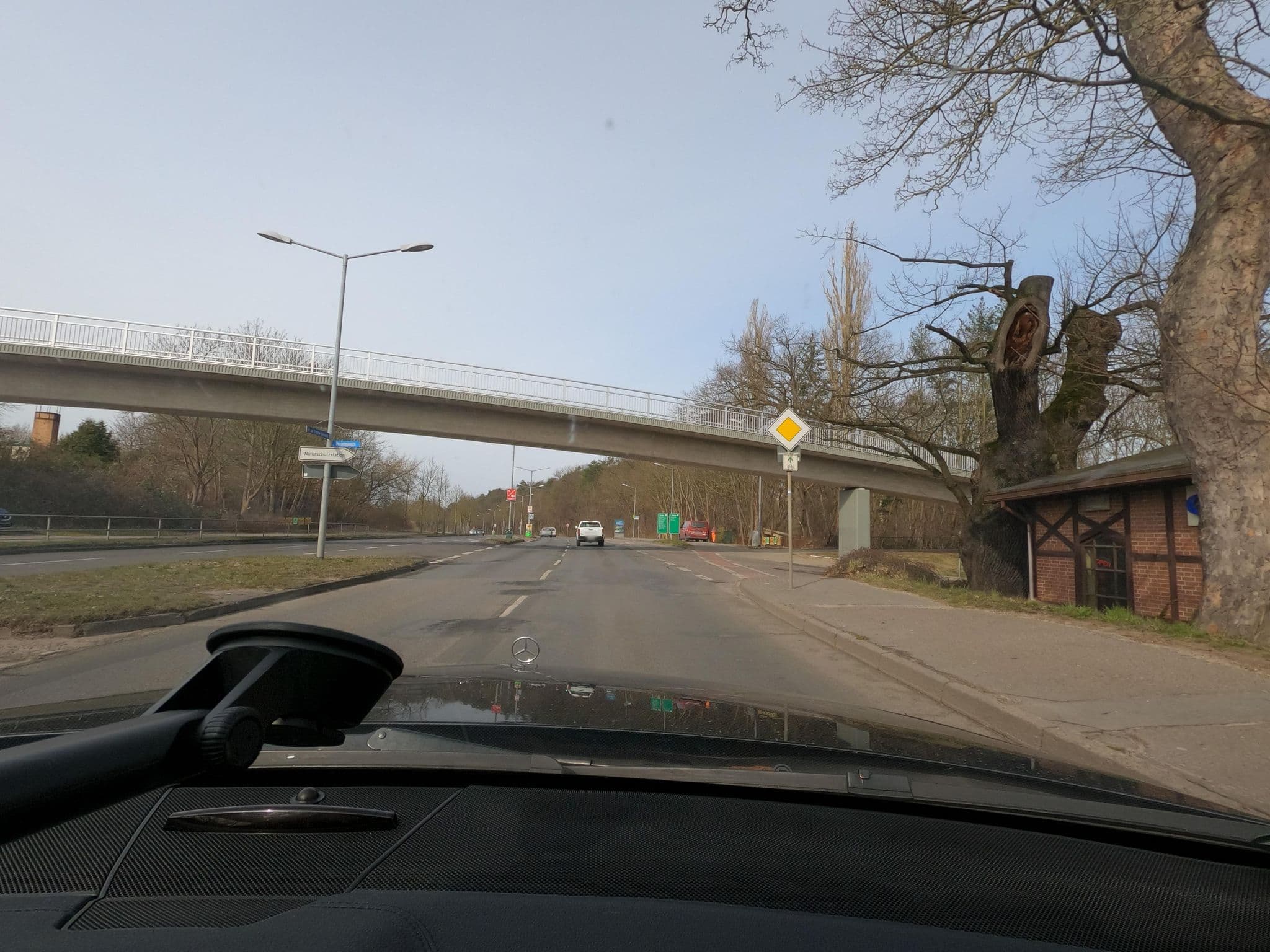 Street view near Wirtshaus zur Eiche, Raben Steinfeld — © saschahaberkorn (CC BY-SA · Mapillary)