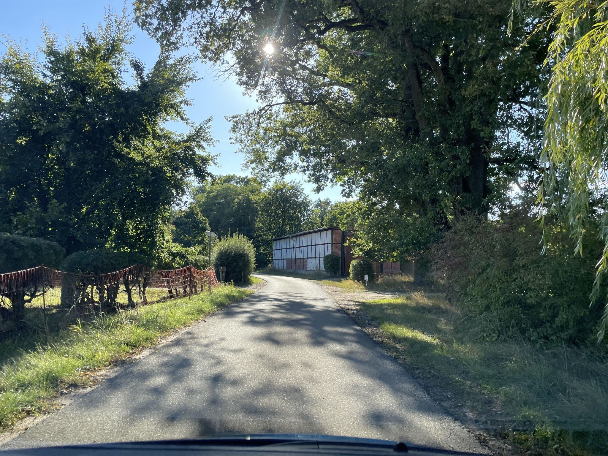 Street view near Heuhotel Gut Kollase, Zernien — © hotteliene (CC BY-SA · Mapillary)