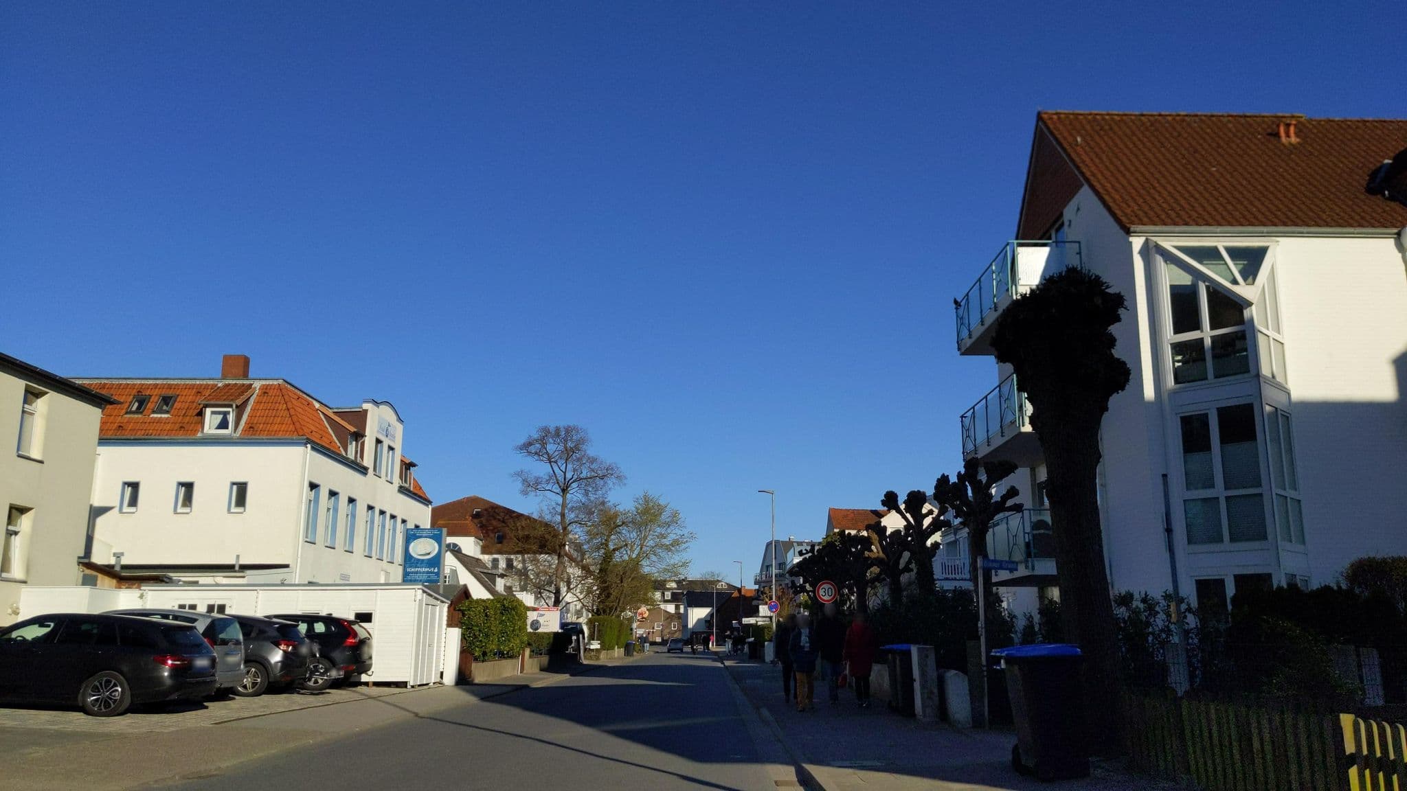 Street view near Das Sonnenblumenhaus, Timmendorfer Strand — © rasmustravemnd (CC BY-SA · Mapillary)