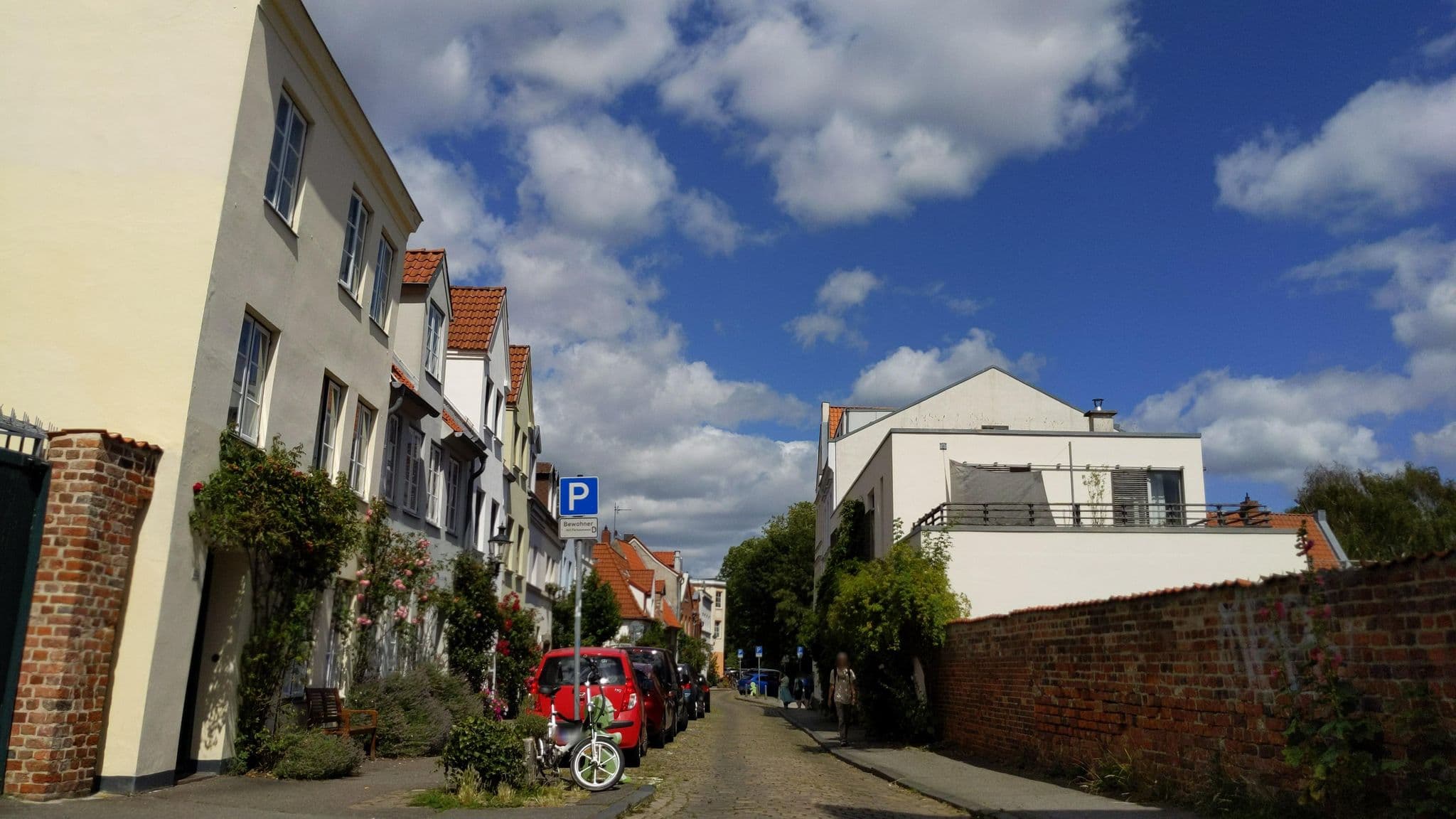 Street view near Gastehaus am krahenteich, Lübeck — © rasmustravemnd (CC BY-SA · Mapillary)