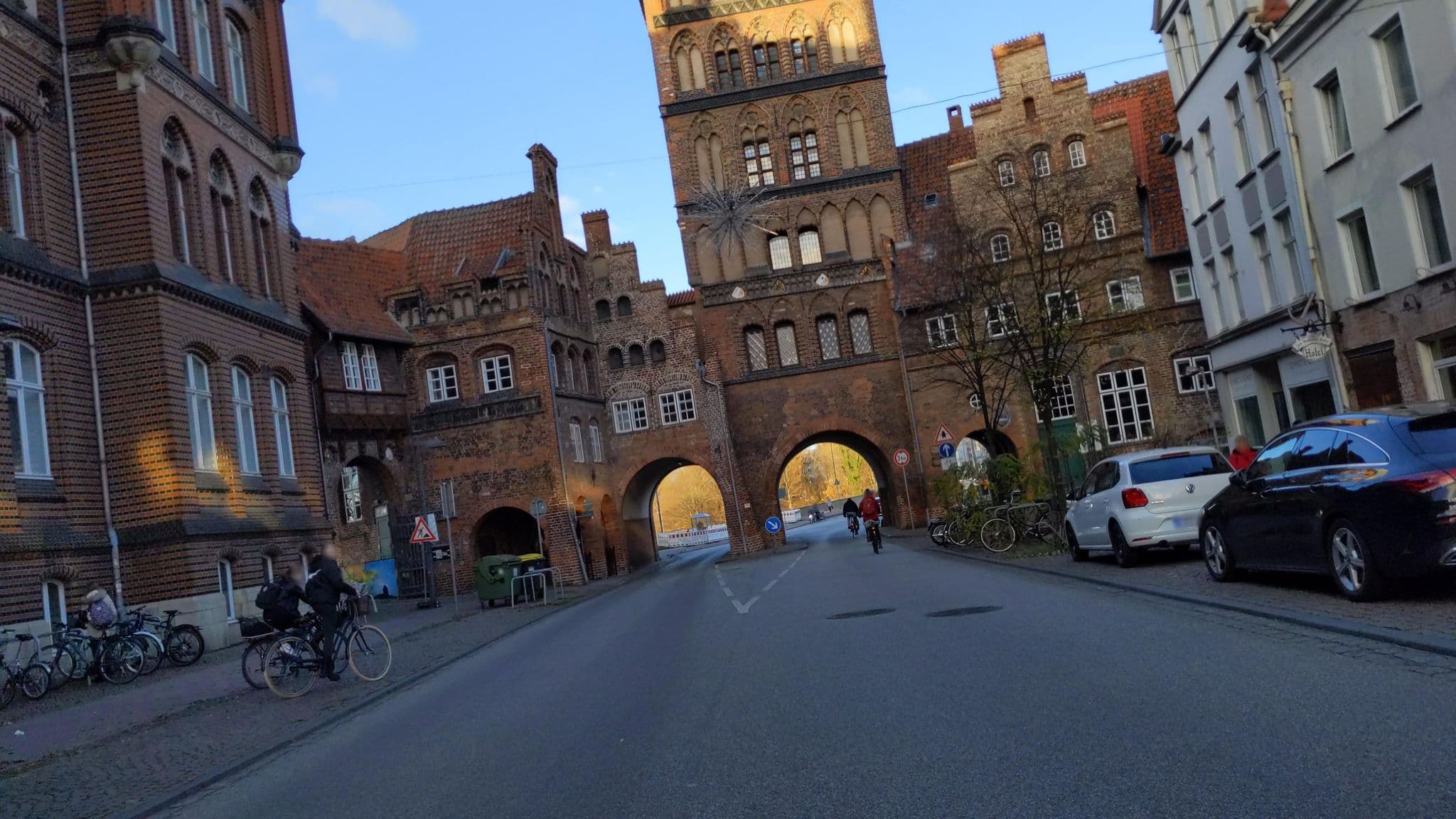 Street view near Altstadthotel Zum goldenen Anker, Lübeck — © rasmustravemnd (CC BY-SA · Mapillary)