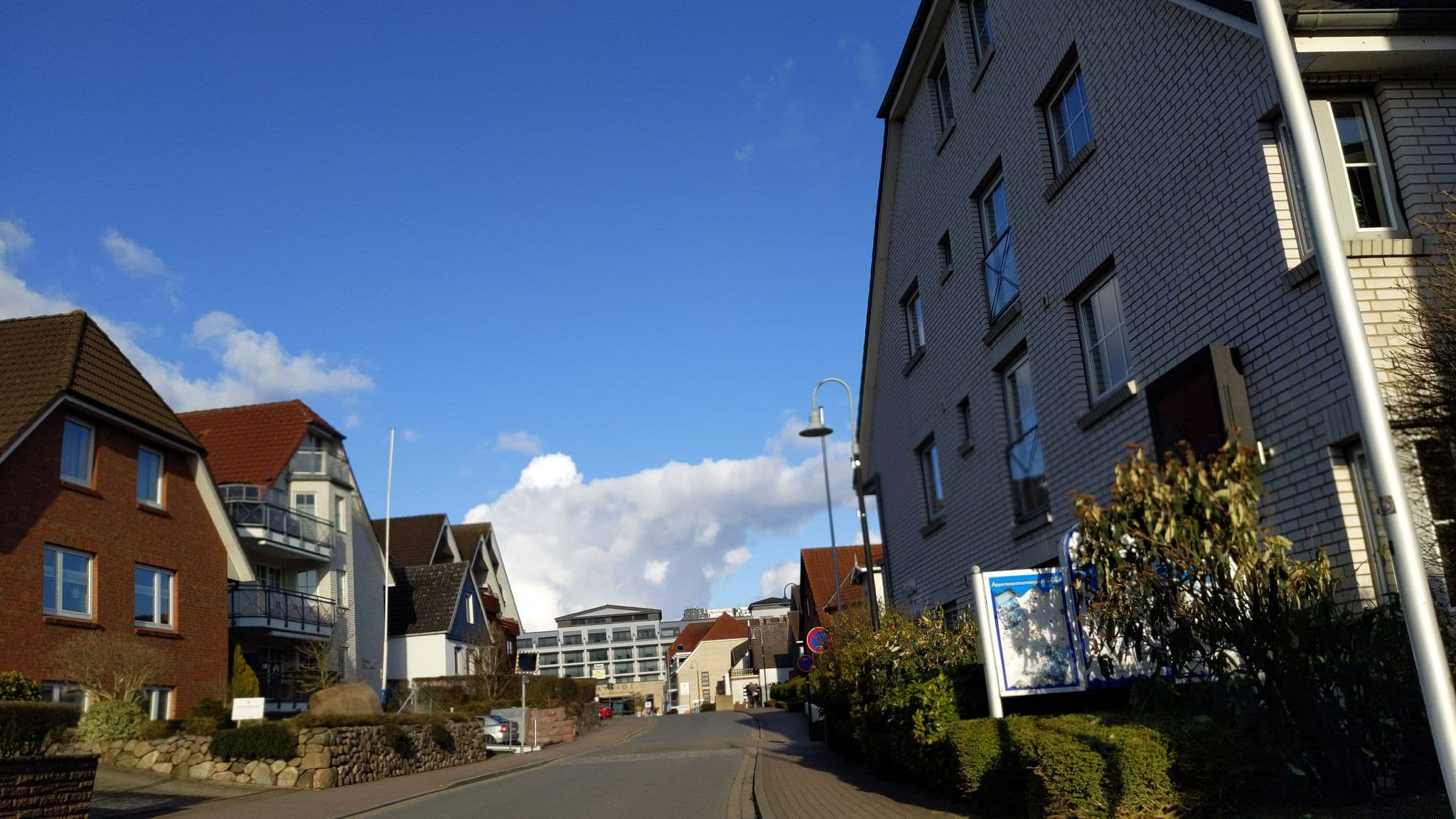 Street view near Hotel Pinamar, Scharbeutz — © rasmustravemnde (CC BY-SA · Mapillary)