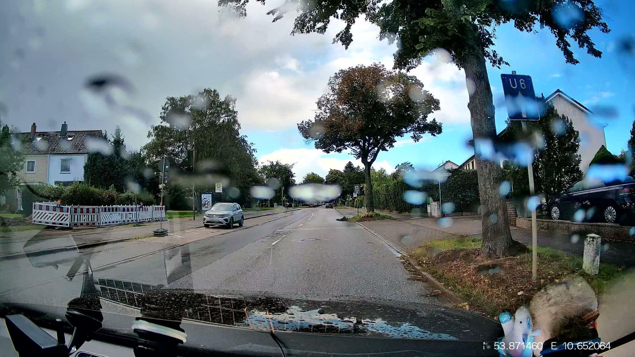 Street view near Das HOTELchen, Stockelsdorf — © Dancingman (CC BY-SA · Mapillary)