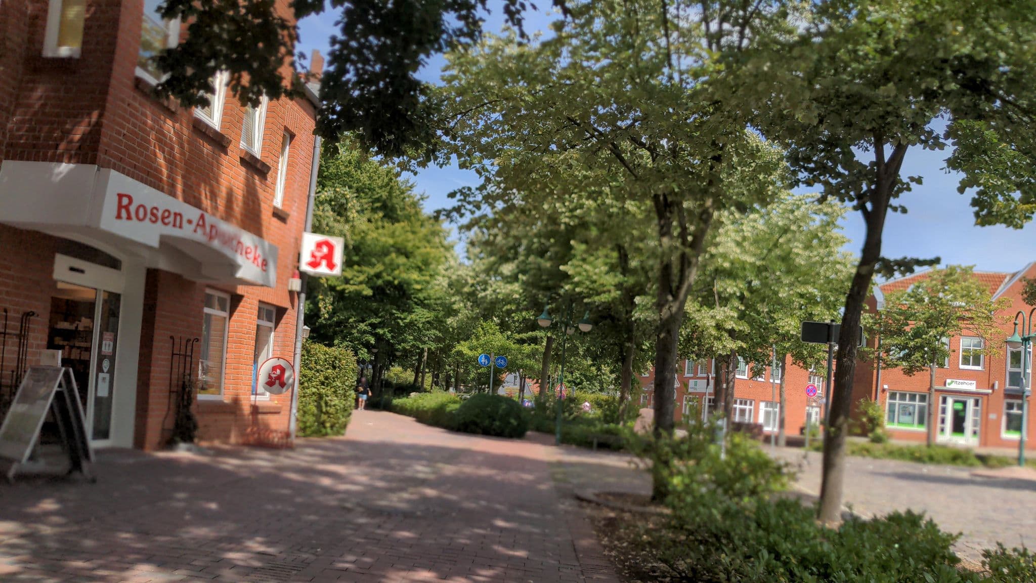 Street view near Hotel Restaurant Rigoletto, Eutin — © rasmustravemnd (CC BY-SA · Mapillary)
