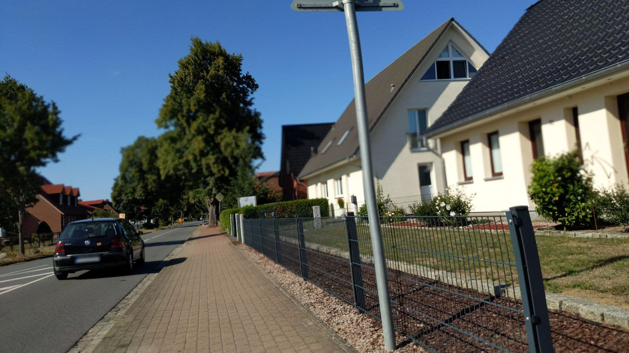 Street view near Pension Stadtrandzimmer, Groß Grönau — © rasmustravemnd (CC BY-SA · Mapillary)