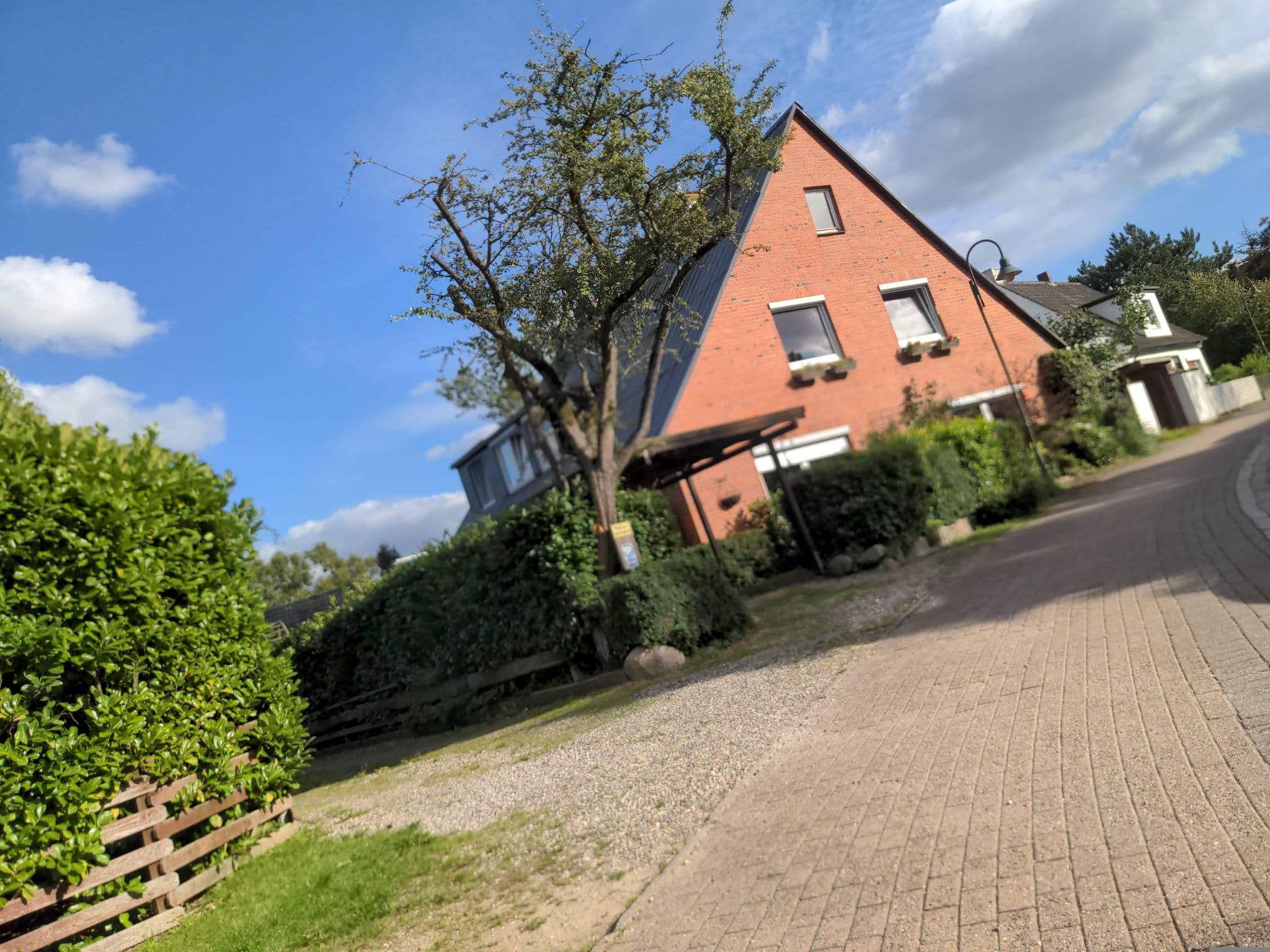 Street view near Pension Brenneck, Ratekau — © rasmustravemnd (CC BY-SA · Mapillary)