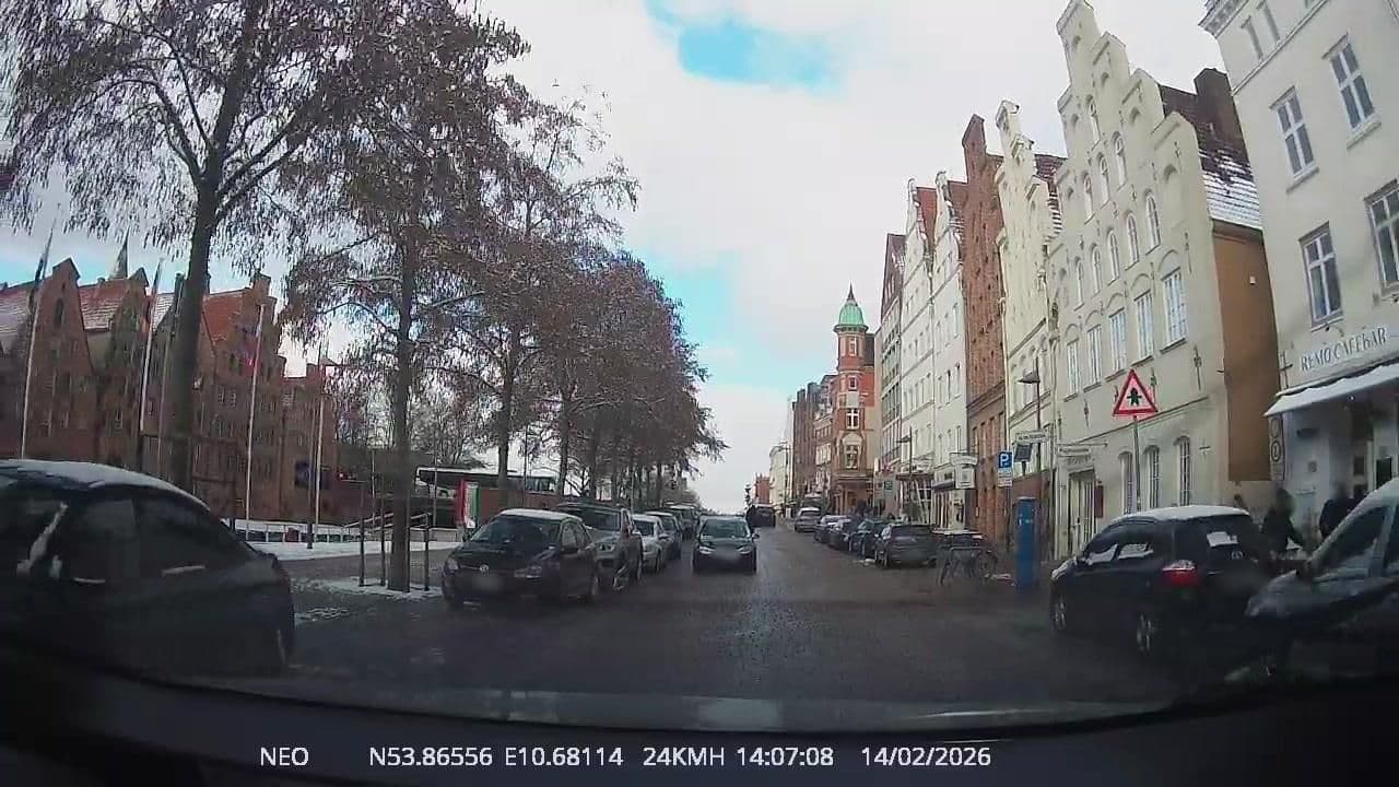 Street view near Appartementhaus Obertrave, Lübeck — © TechniPorter (CC BY-SA · Mapillary)