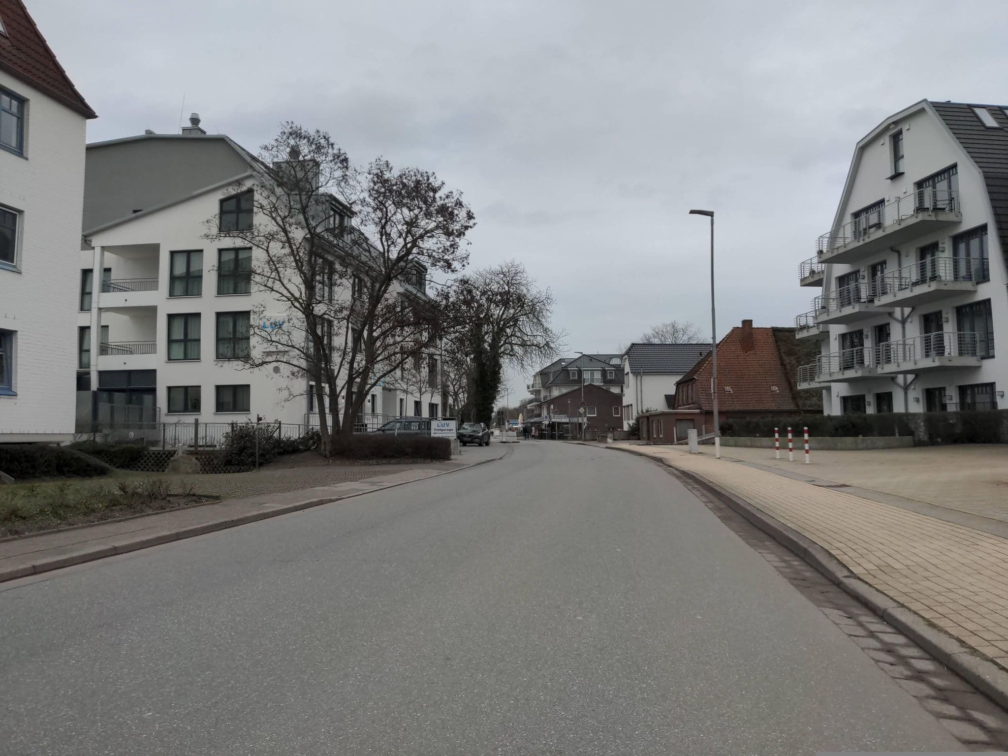 Street view near Ferienwohnung in Niendorf an der Ostsee - Beck, Timmendorfer Strand — © rasmustravemnd (CC BY-SA · Mapillary)