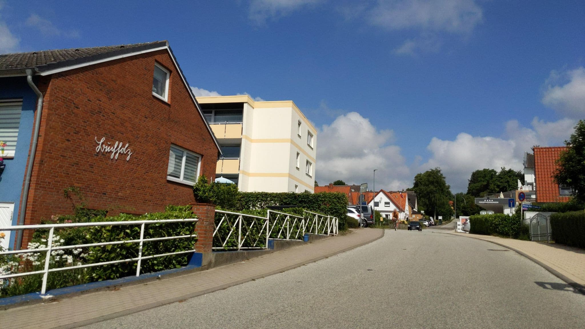 Street view near Mein Heim, Sierksdorf — © rasmustravemnd (CC BY-SA · Mapillary)