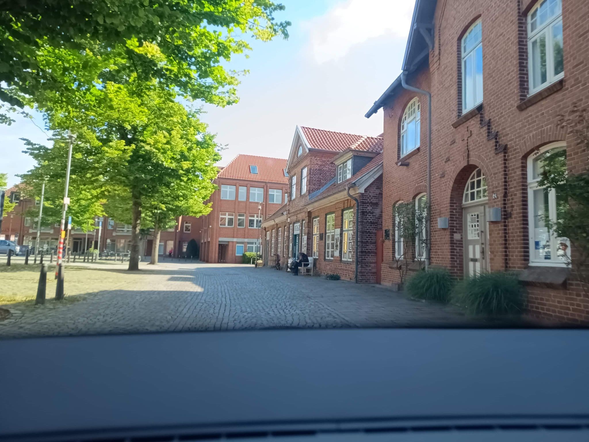 Street view near Restaurant und Hotel Stolz, Plön — © zuse (CC BY-SA · Mapillary)