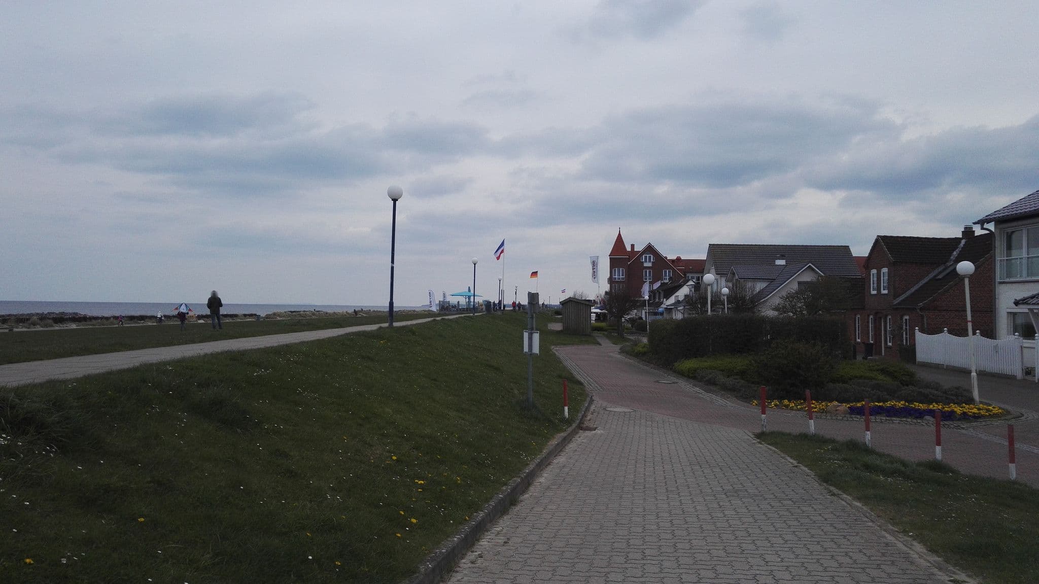 Street view near Ostseeresidenz Schönberger Strand, Hohenfelde — © aceini (CC BY-SA · Mapillary)