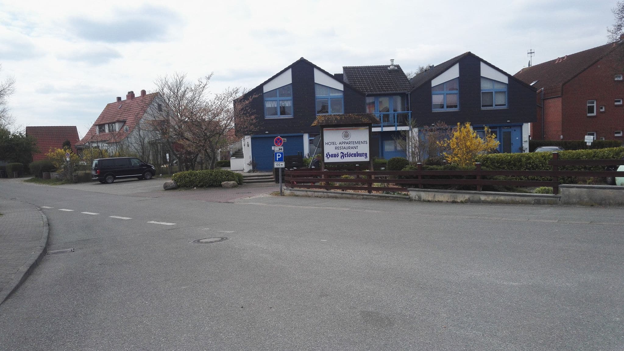 Street view near Haus Simon, Hohenfelde — © aceini (CC BY-SA · Mapillary)