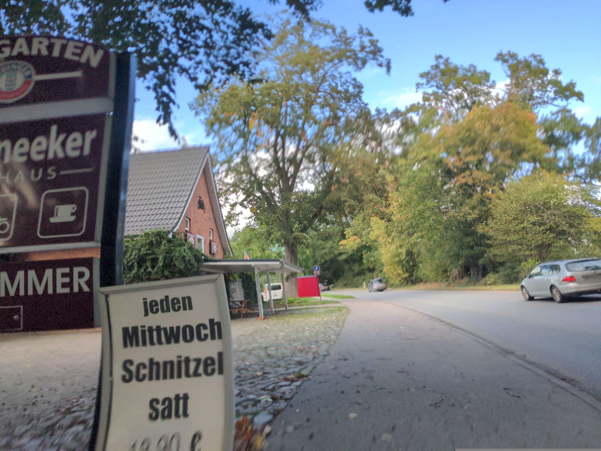 Street view near Bredeneeker Gasthaus, Preetz — © rasmustravemnd (CC BY-SA · Mapillary)