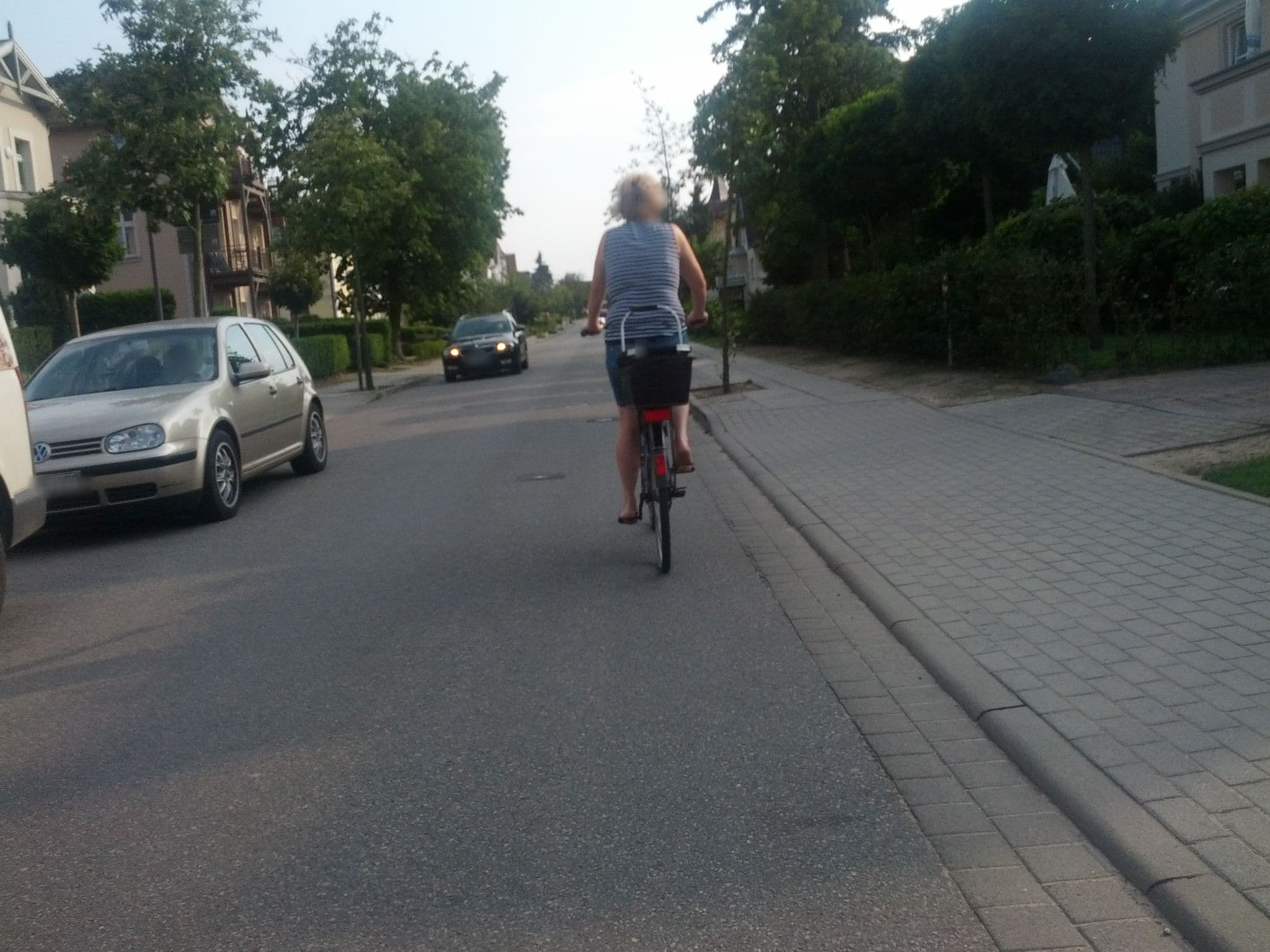 Street view near Ferienwohnung Beach Loft im Haus Kühlung, Ostseebad Kühlungsborn — © zoegglmeyr (CC BY-SA · Mapillary)