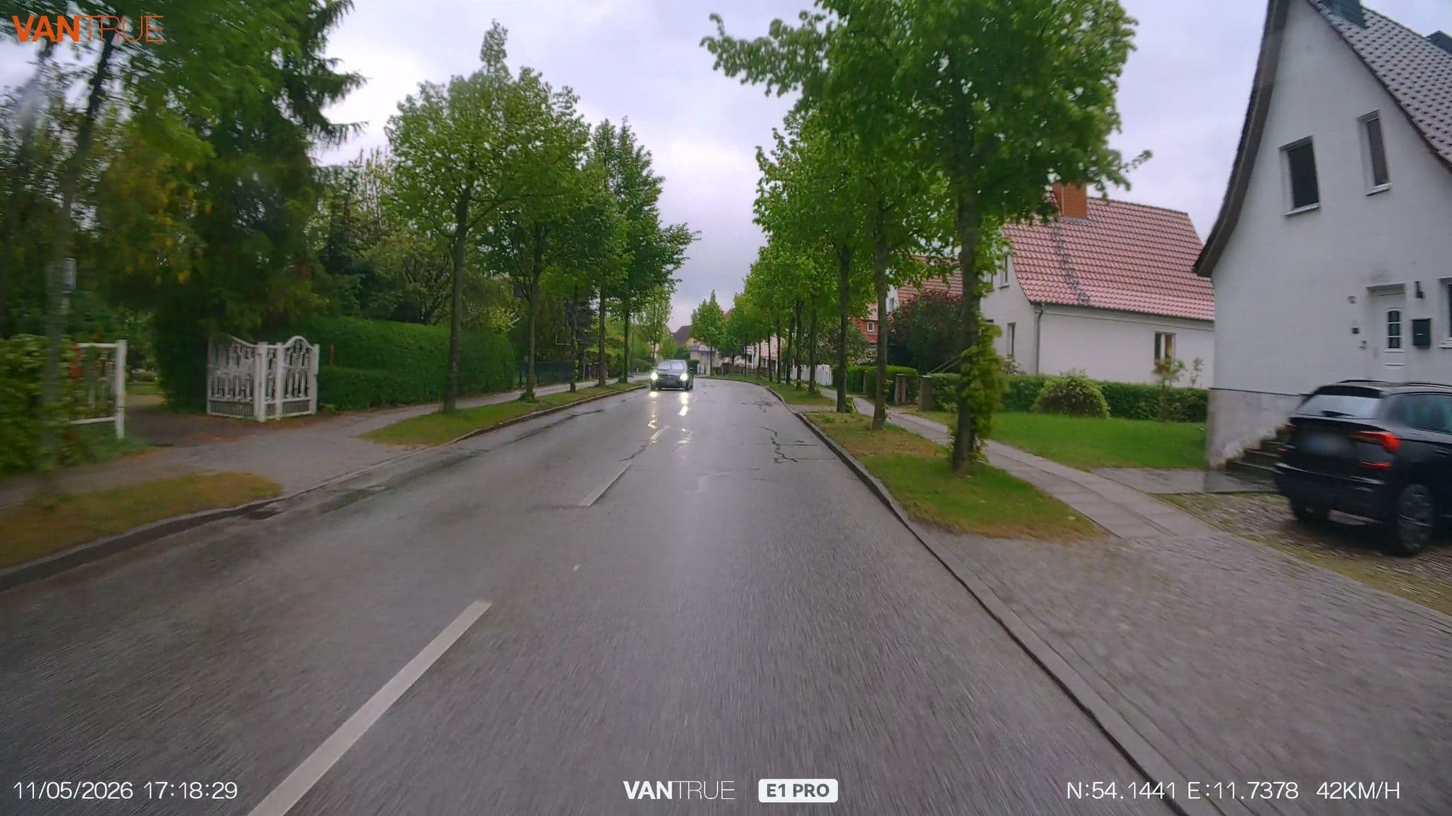 Street view near Haus Scheidler, Ostseebad Kühlungsborn — © LordOslo (CC BY-SA · Mapillary)